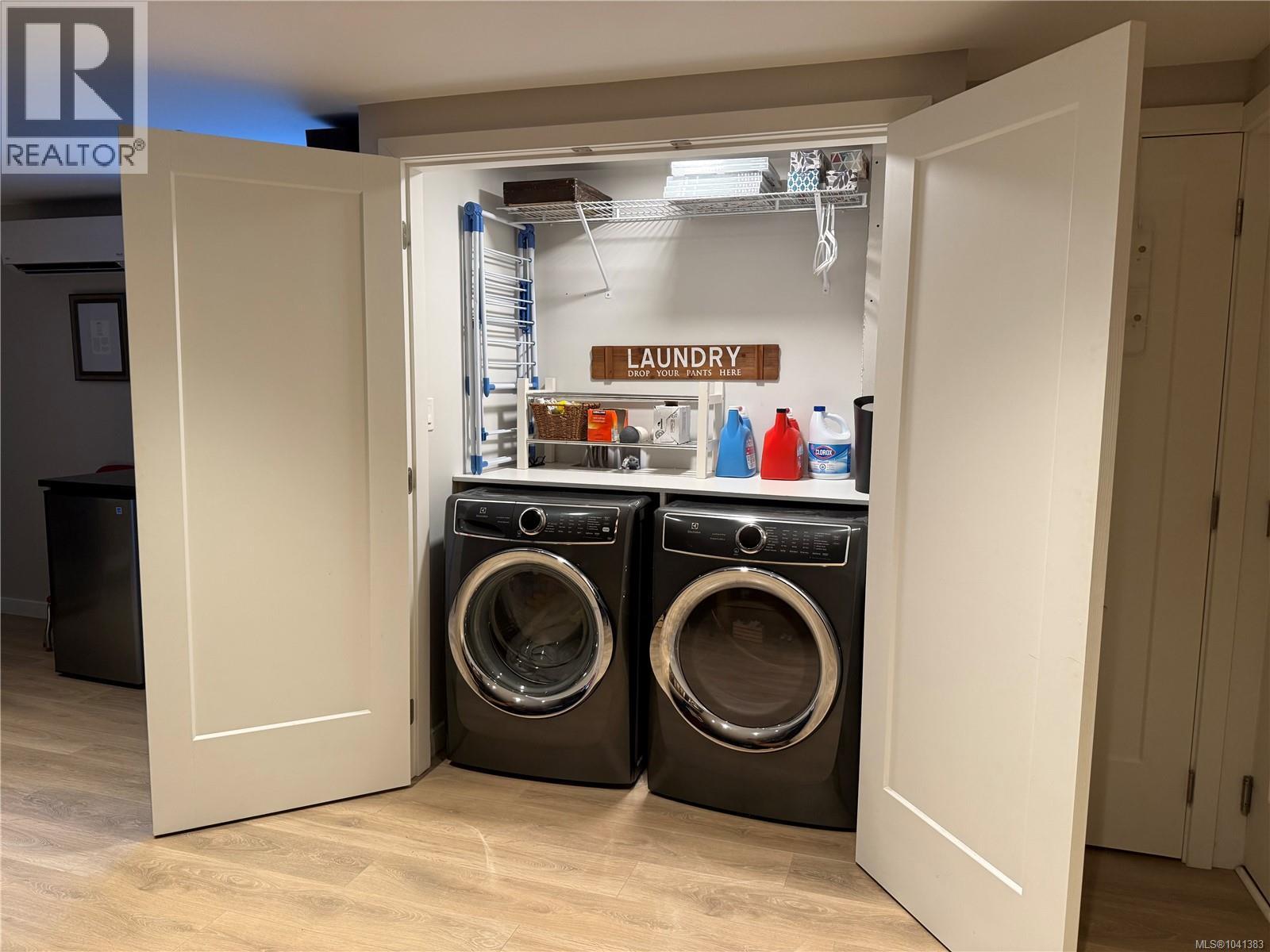  5143 Santa Clara Avenue, Saanich