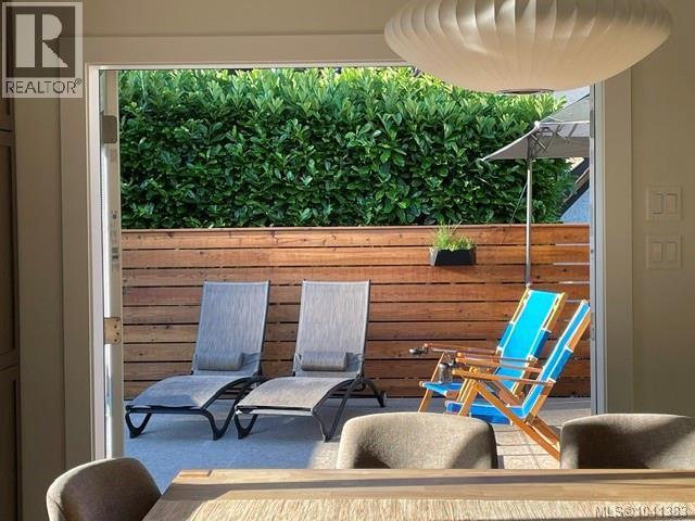  5143 Santa Clara Avenue, Saanich