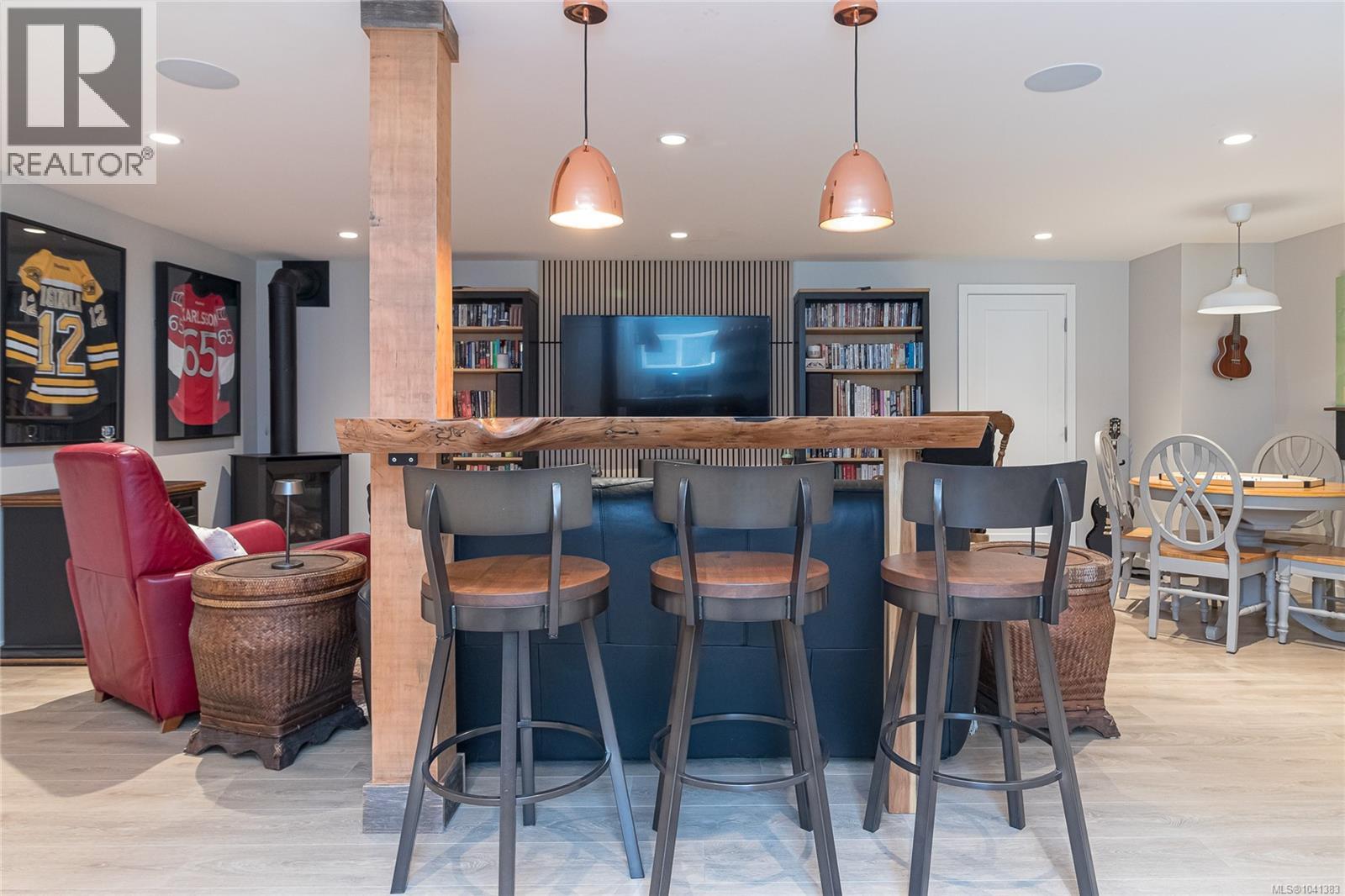  5143 Santa Clara Avenue, Saanich