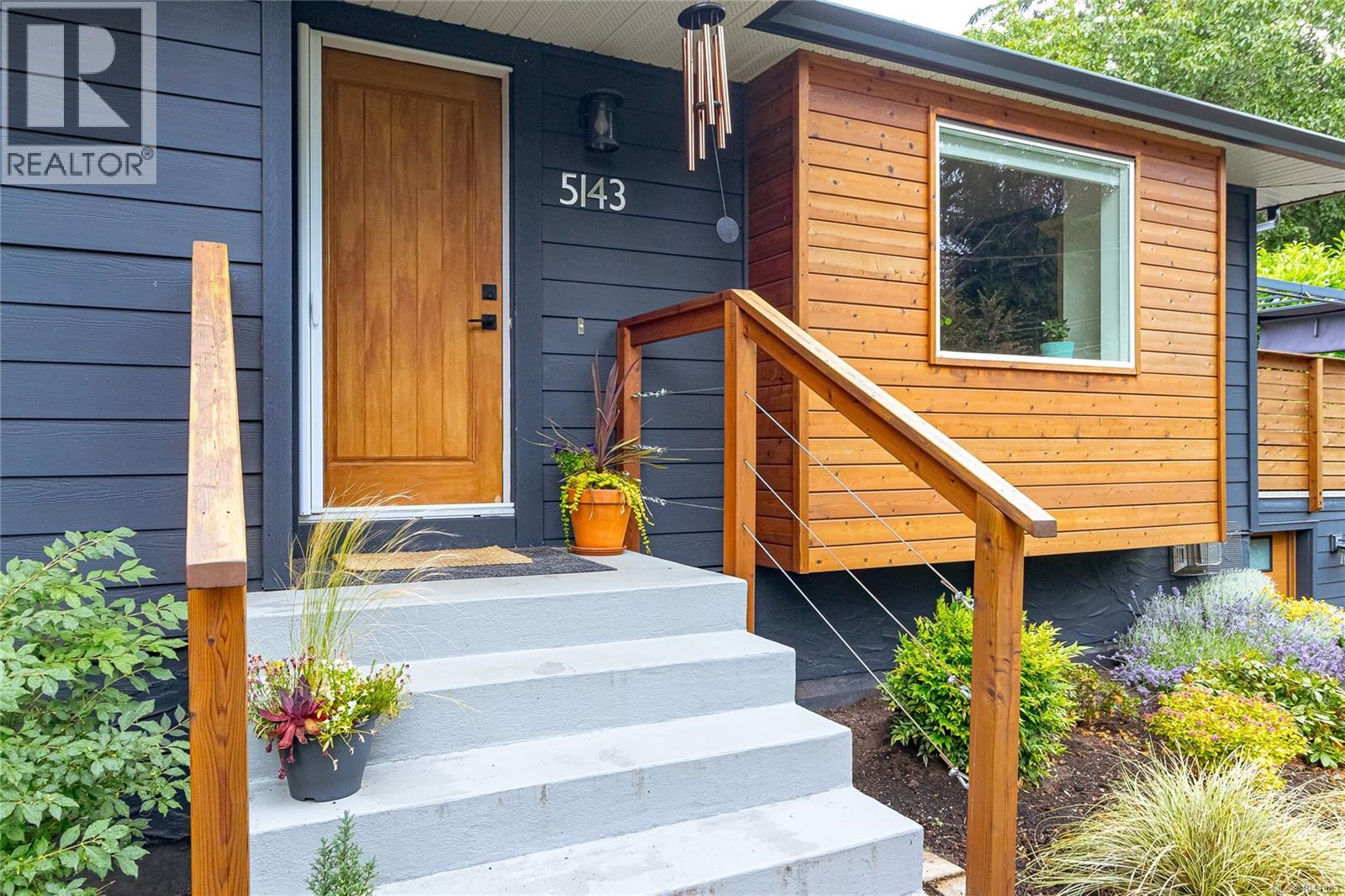  5143 Santa Clara Avenue, Saanich