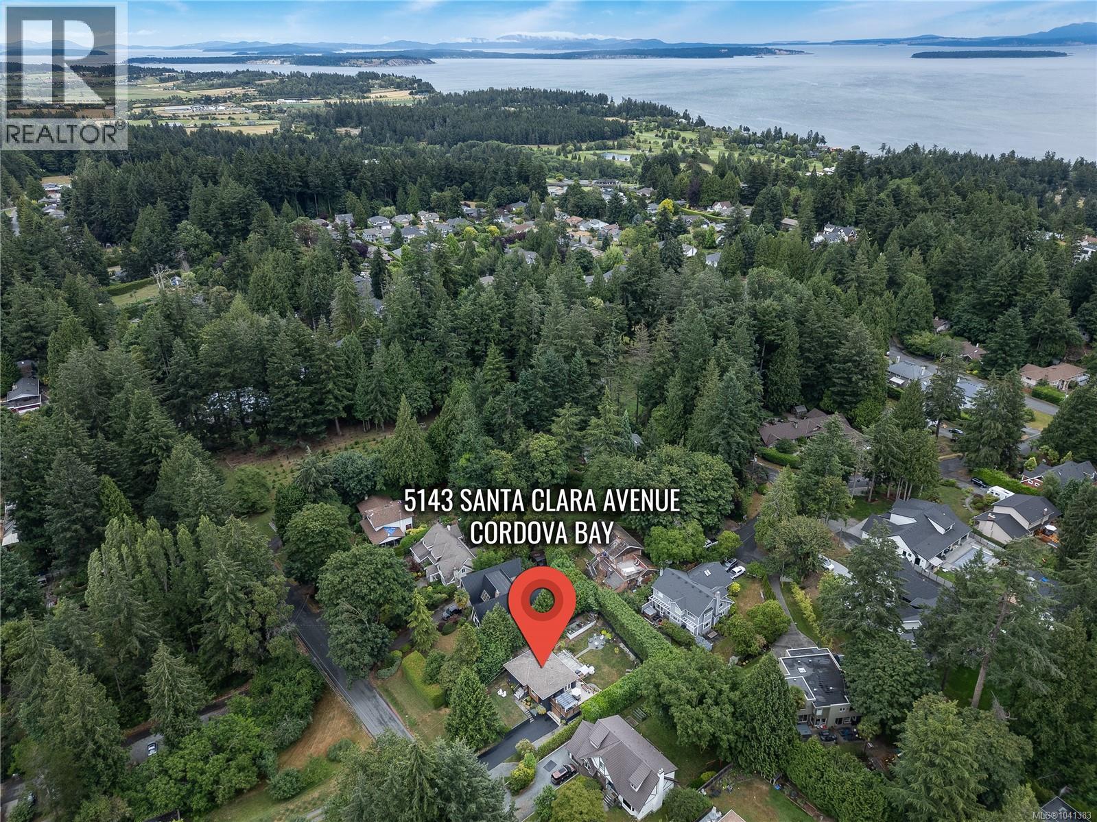 5143 Santa Clara Avenue, Saanich