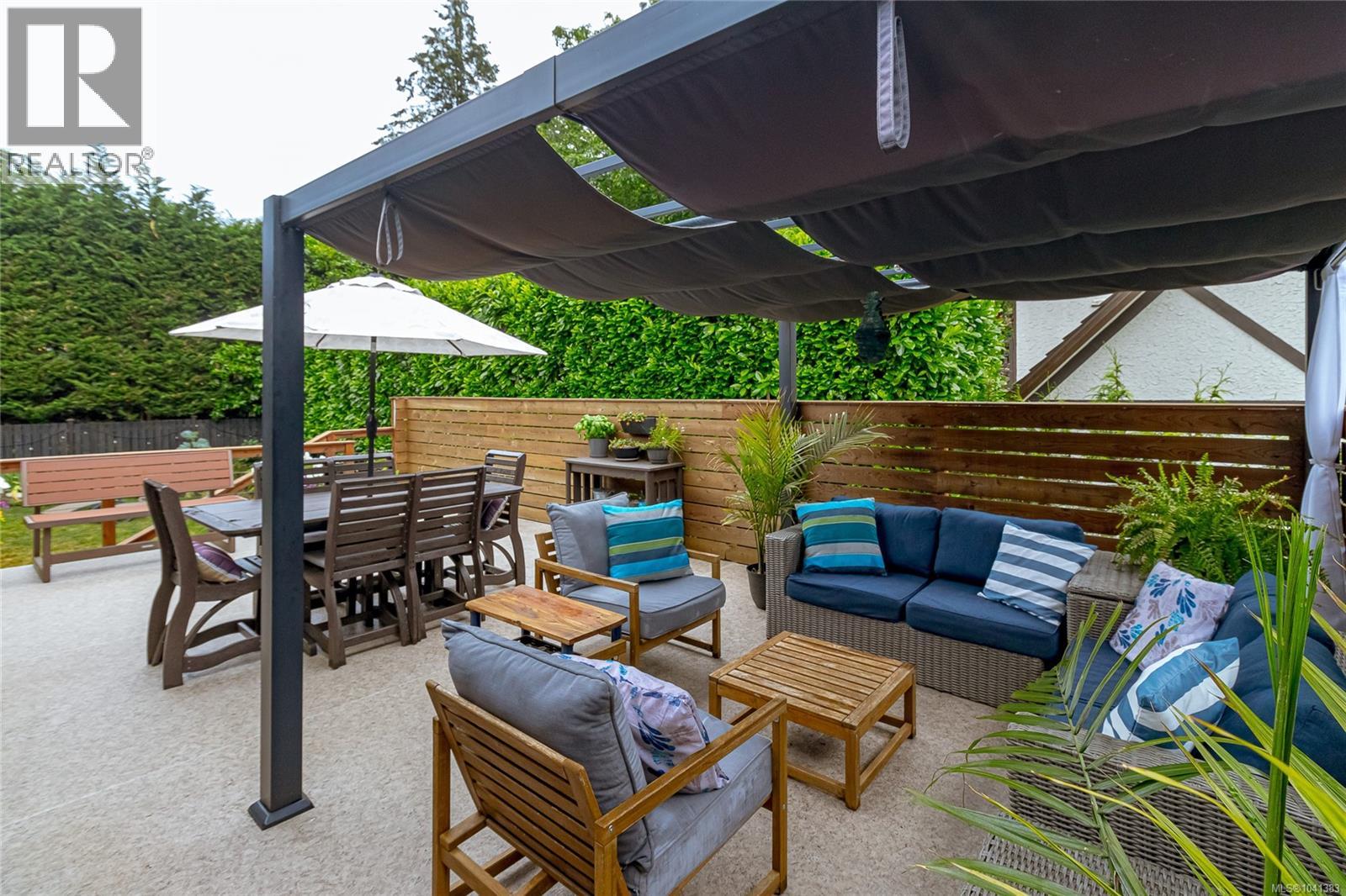 5143 Santa Clara Avenue, Saanich
