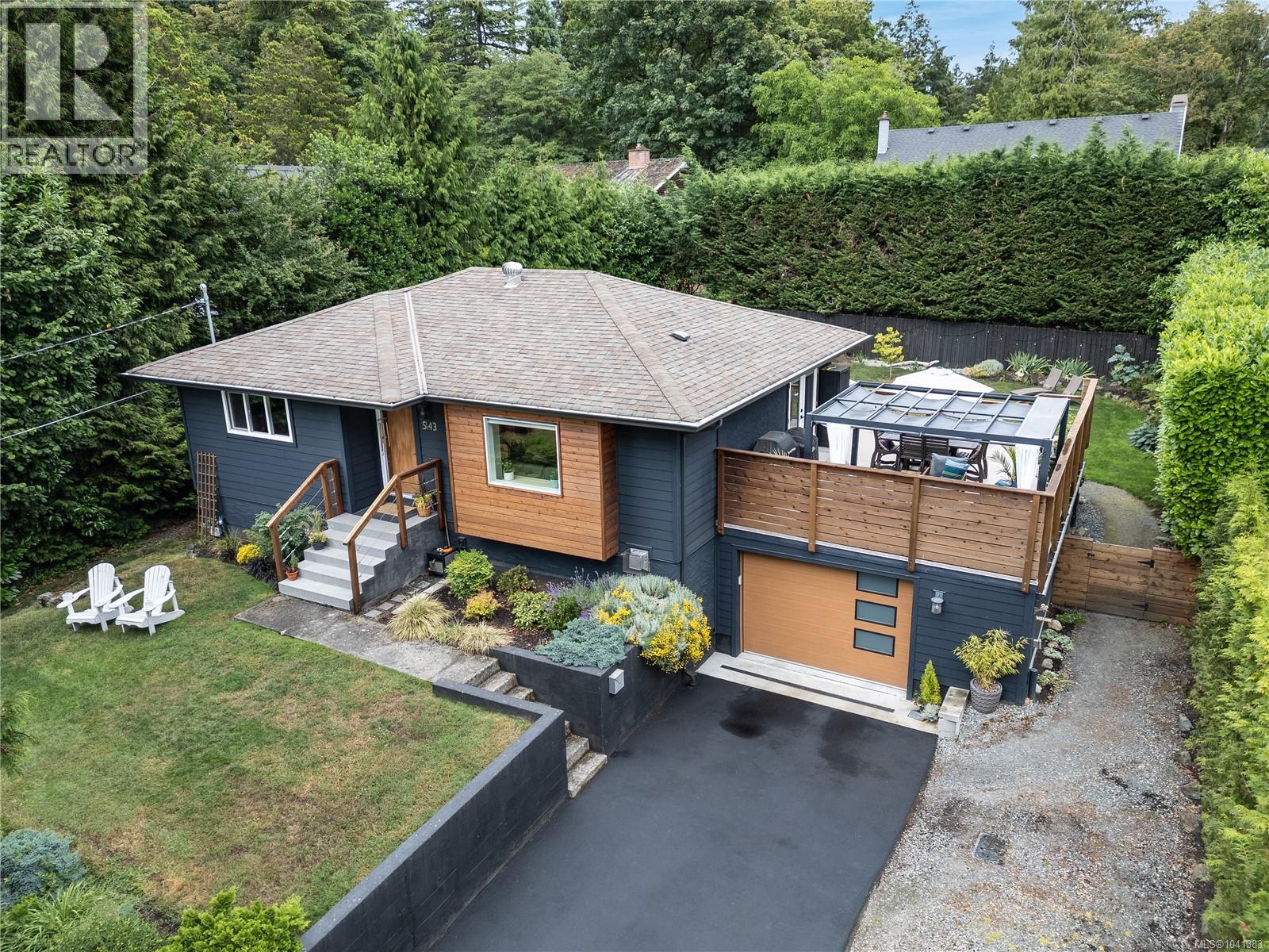  5143 Santa Clara Avenue, Saanich