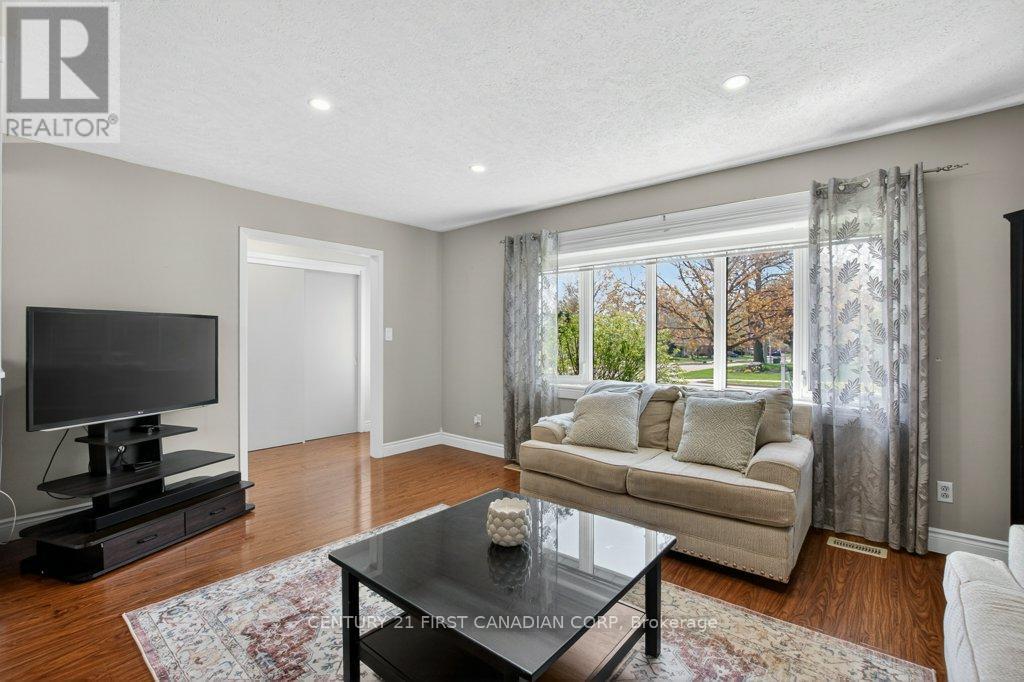 108 LAWRENCE AVENUE - 9
