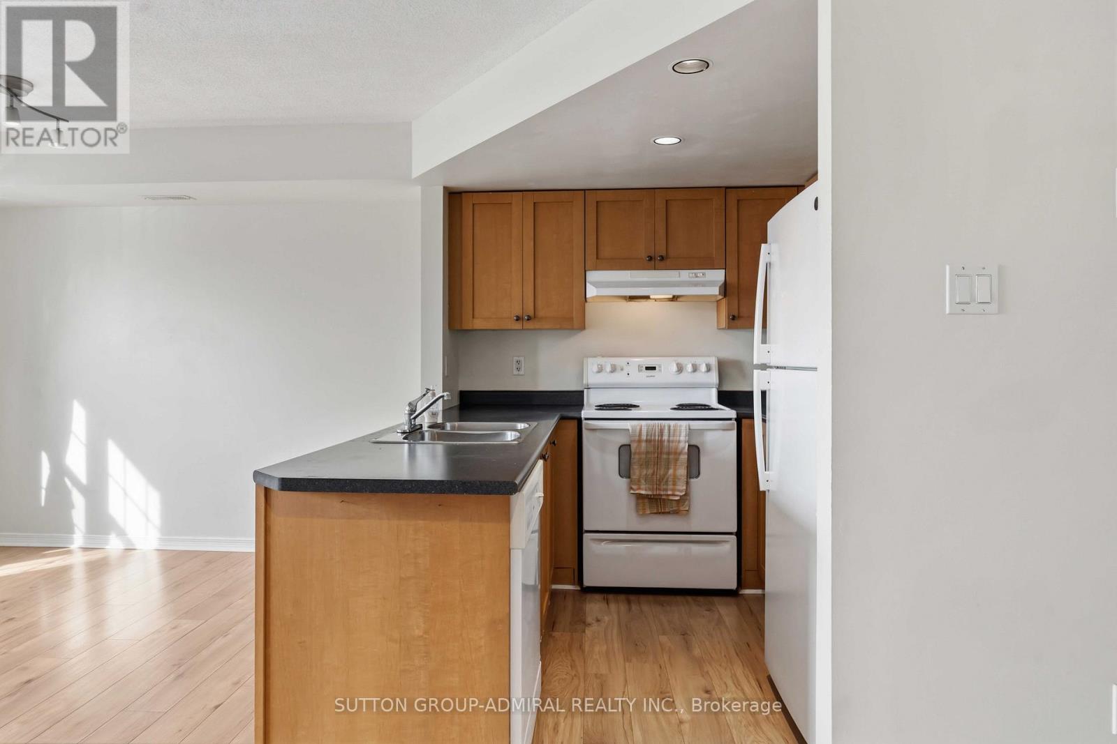 #9 130 ROCHESTER STREET - 12