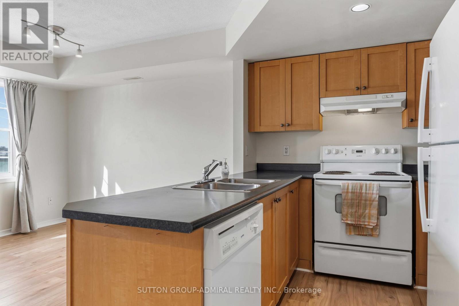 #9 130 ROCHESTER STREET - 13