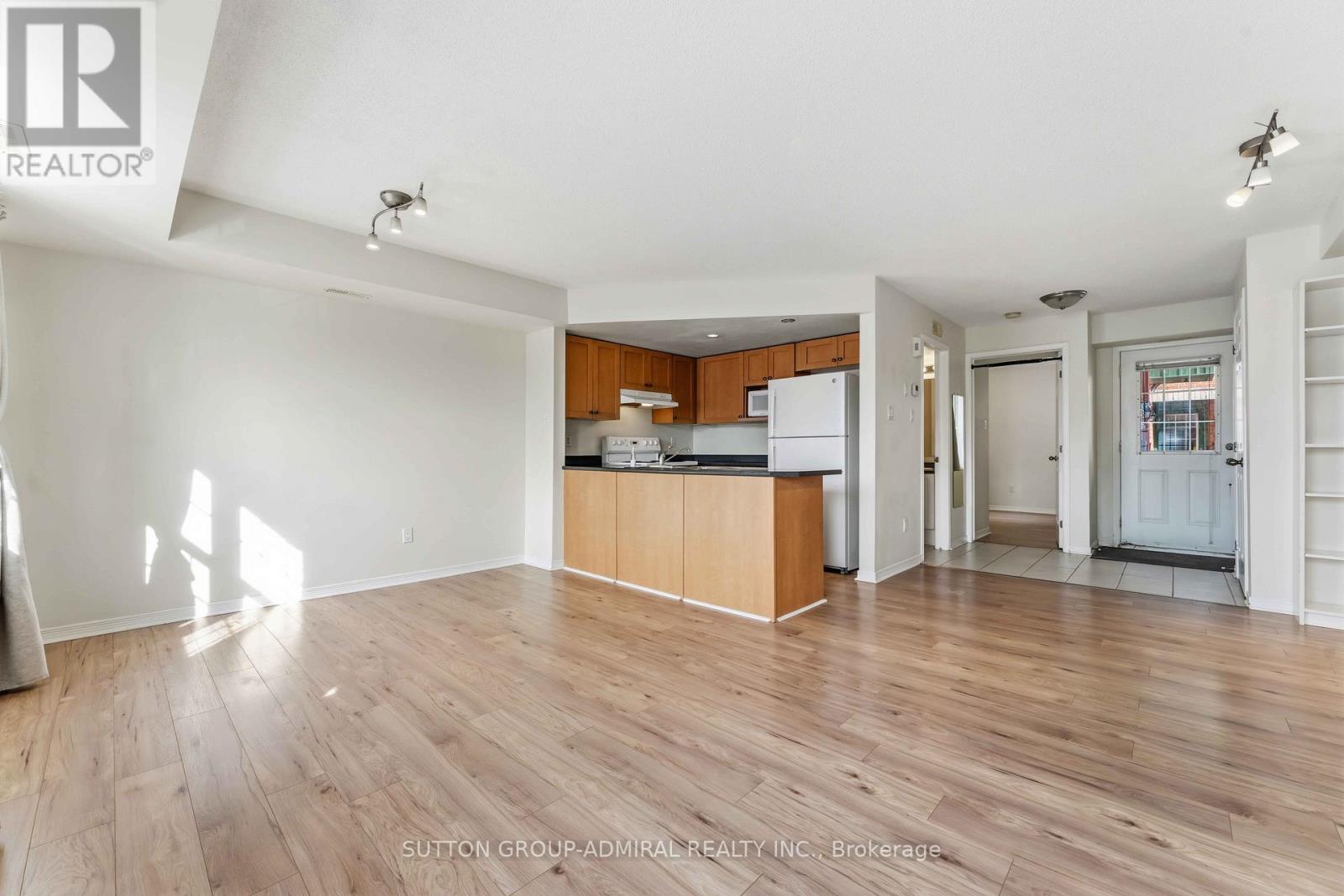 #9 130 ROCHESTER STREET - 16