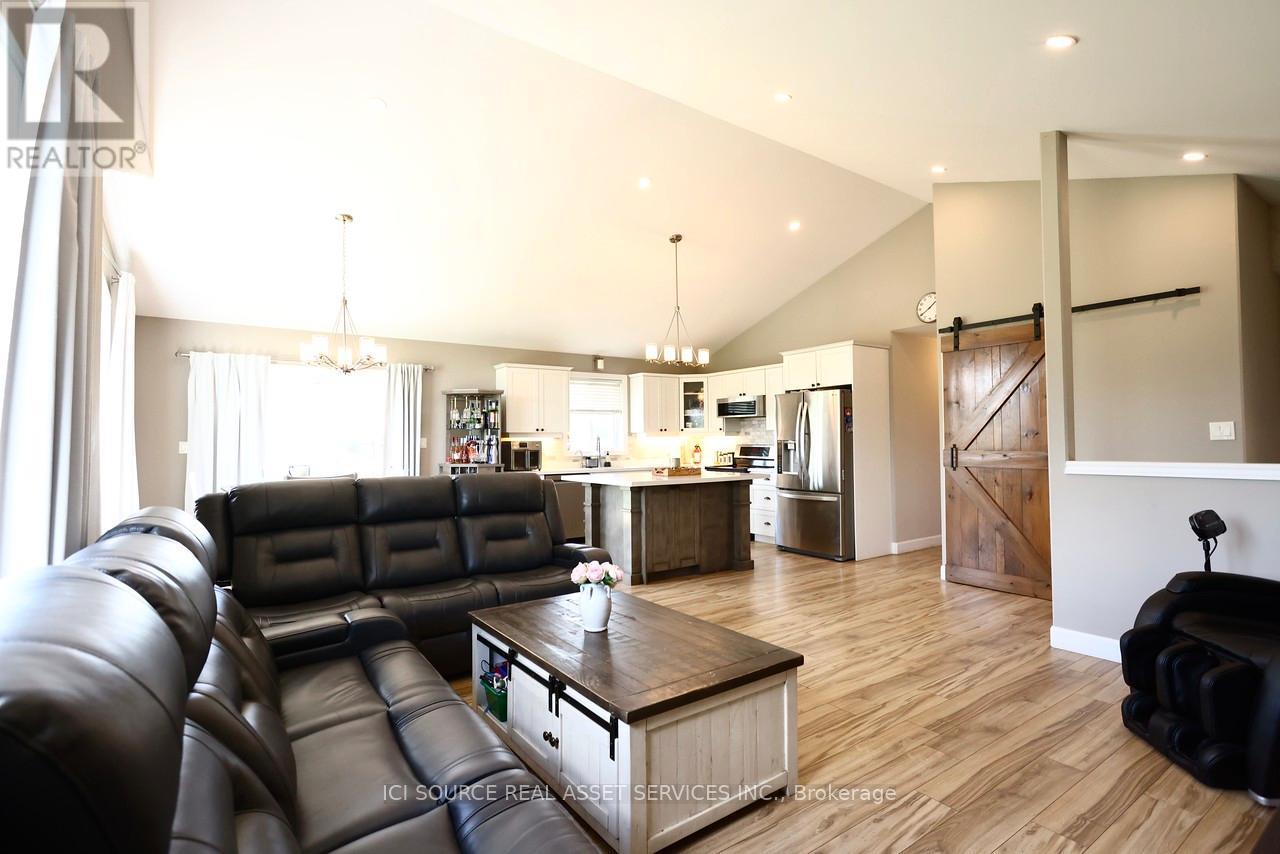 1611 HARMONY ROAD - 10