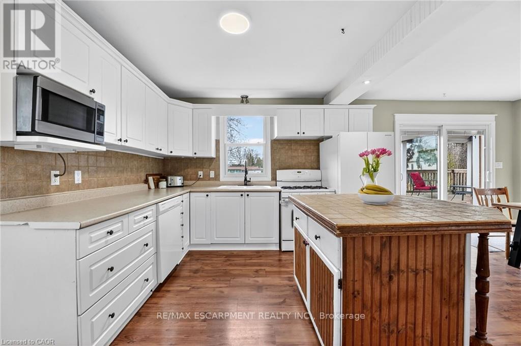 122 SOUTH CAYUGA STREET W - 26