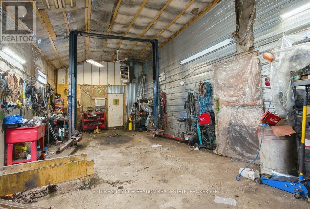 147 COOKS ROAD - 36