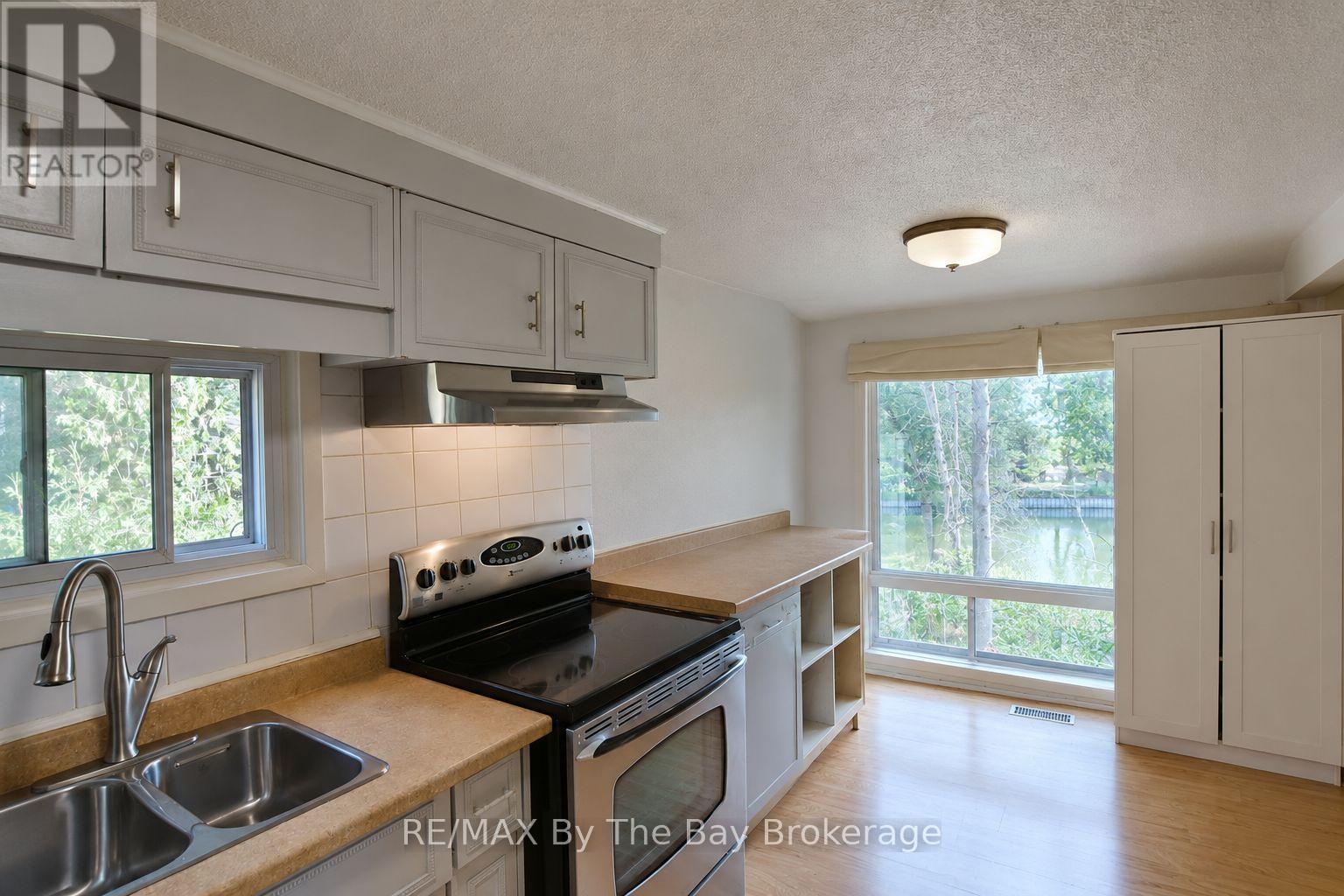 103 SUNNIDALE ROAD S - 10