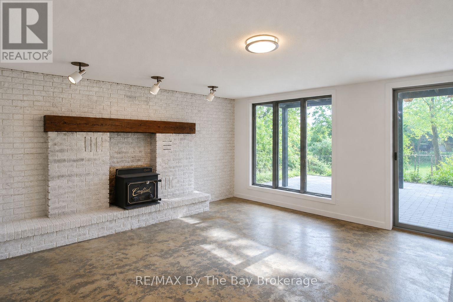 103 SUNNIDALE ROAD S - 19