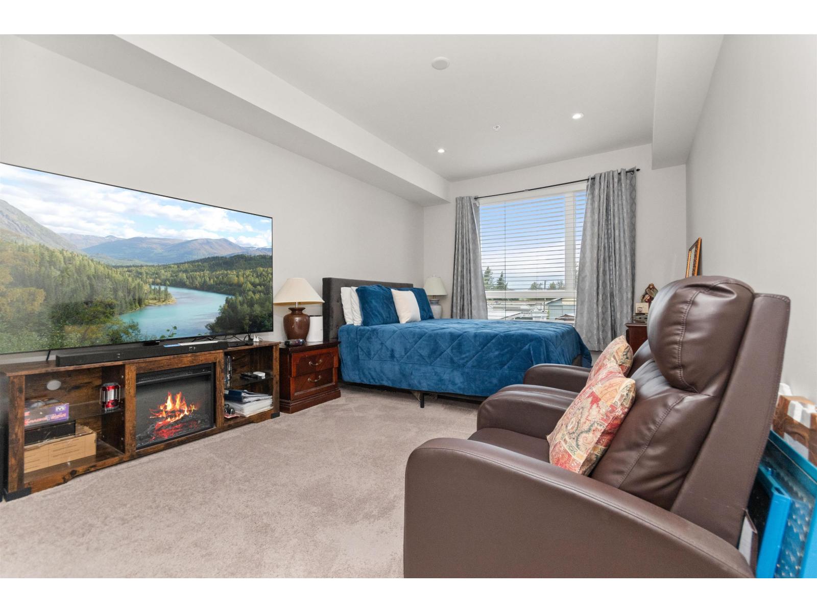 208 45745 WATSON ROAD, Sardis South, Chilliwack