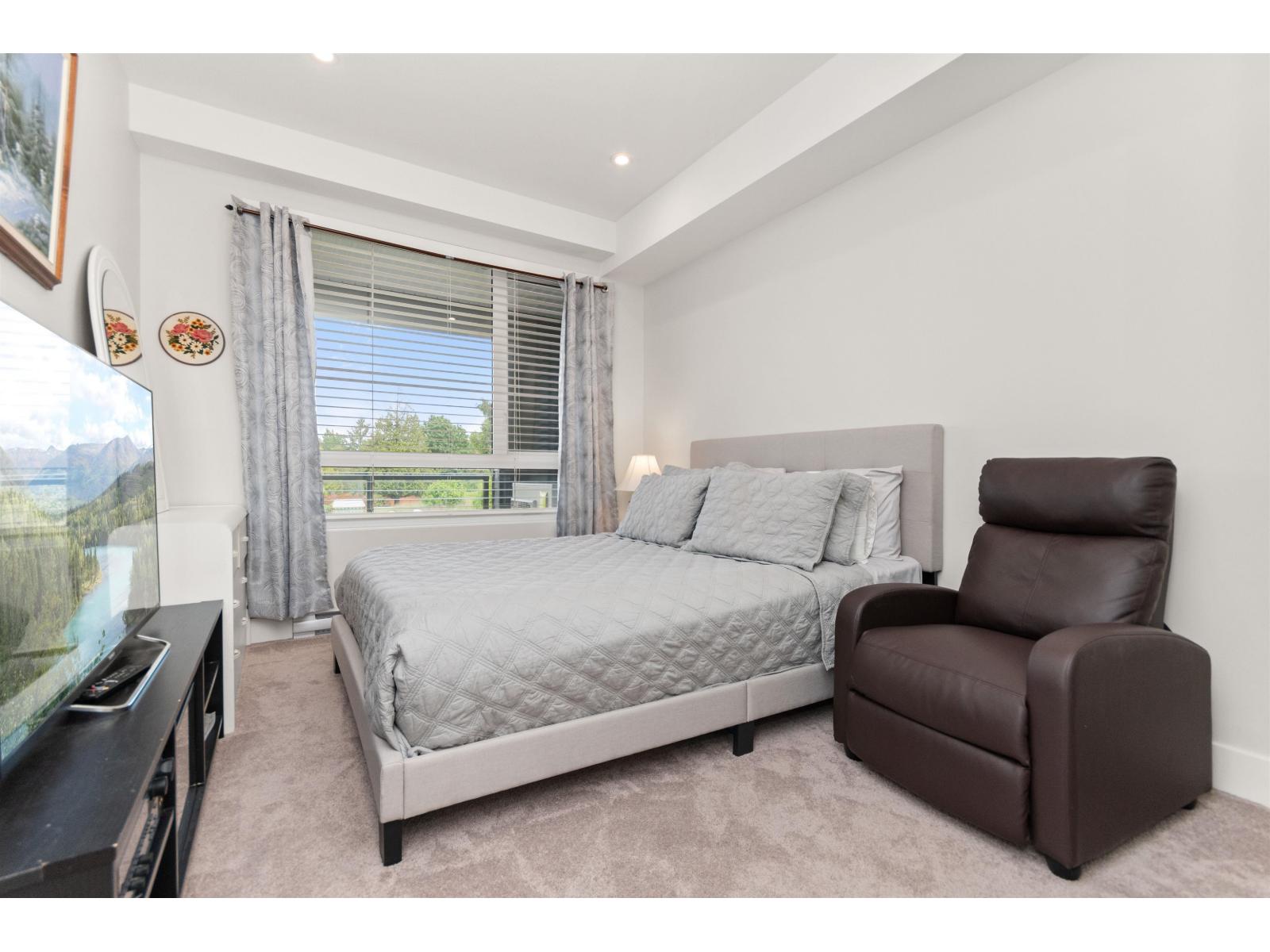 208 45745 WATSON ROAD, Sardis South, Chilliwack