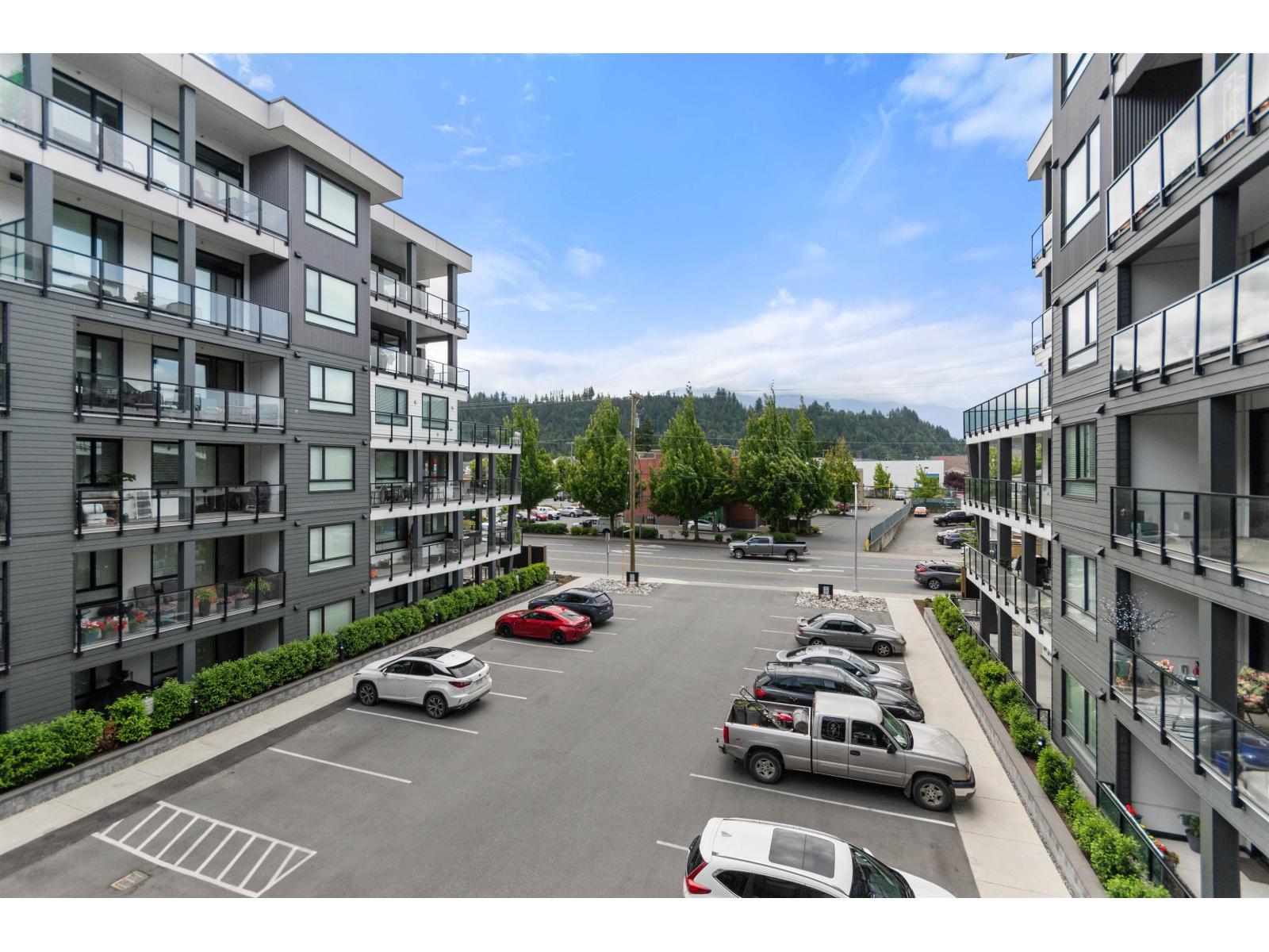 208 45745 WATSON ROAD, Sardis South, Chilliwack