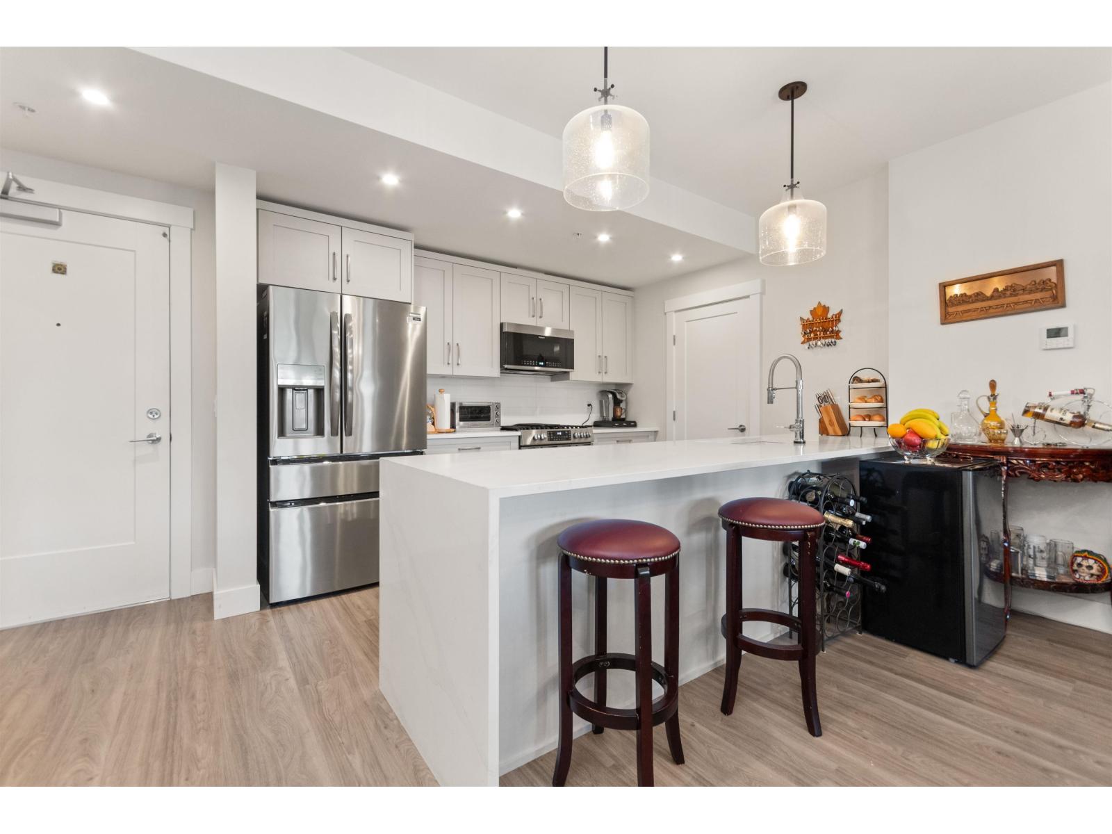 208 45745 WATSON ROAD, Sardis South, Chilliwack