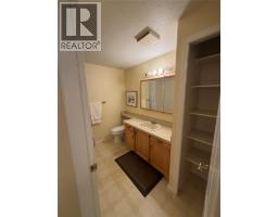 945 Lawrence Avenue Unit# 103, Kelowna, BC V1Y6M3 Photo 19