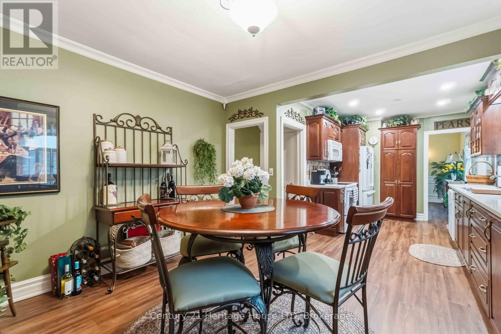 25 GLENVIEW AVENUE - 16