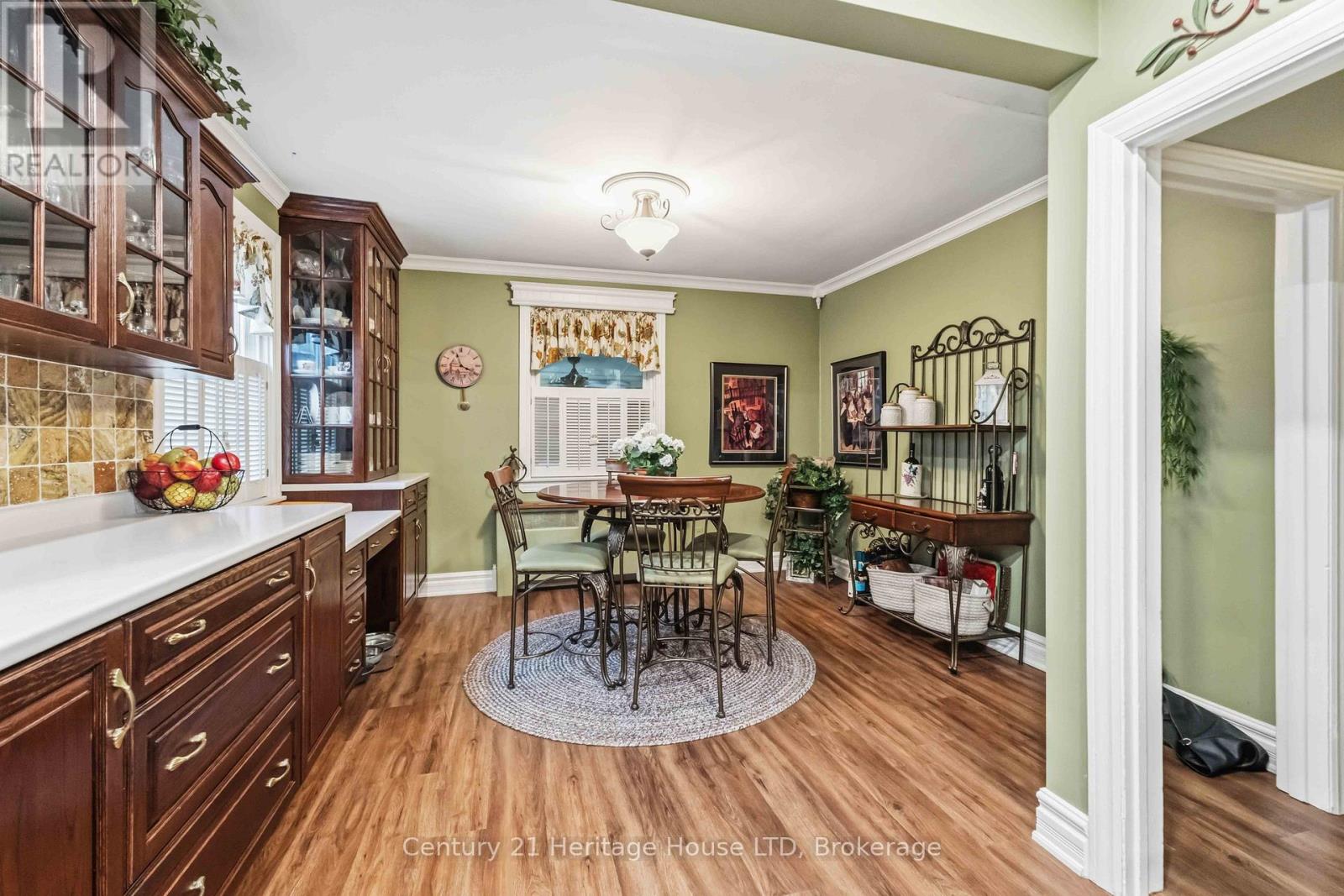 25 GLENVIEW AVENUE - 13