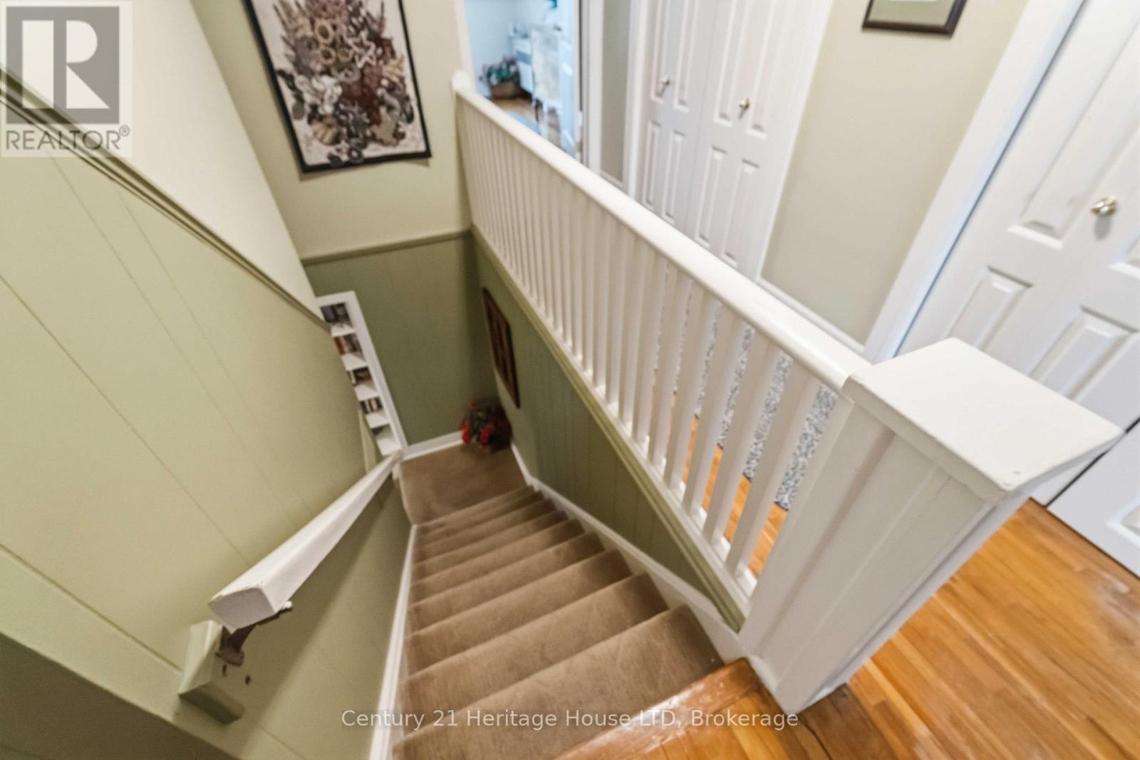 25 GLENVIEW AVENUE - 23