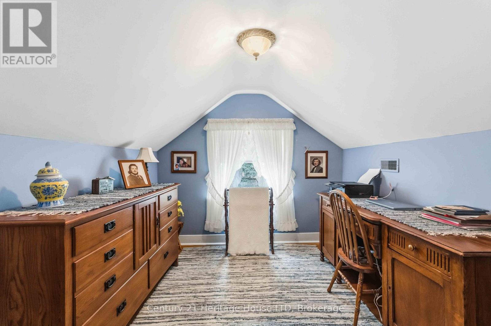25 GLENVIEW AVENUE - 29
