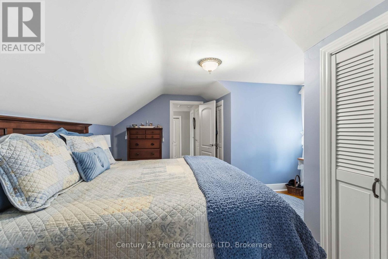 25 GLENVIEW AVENUE - 31