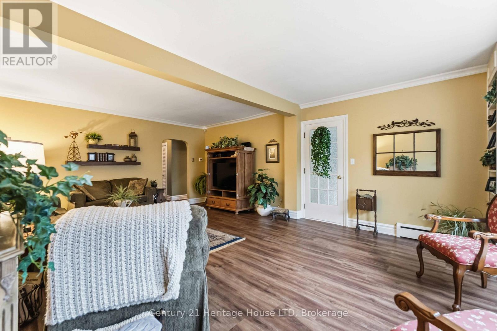 25 GLENVIEW AVENUE - 8