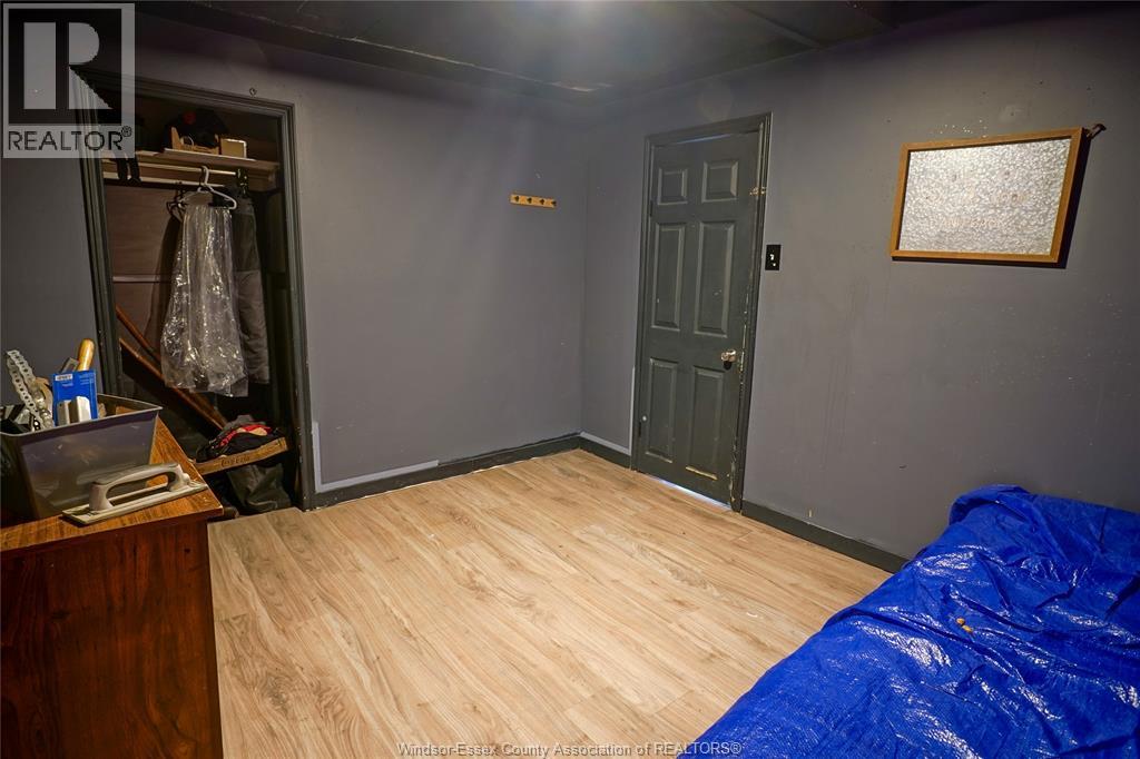 16 MCNAUGHTON AVENUE - 12