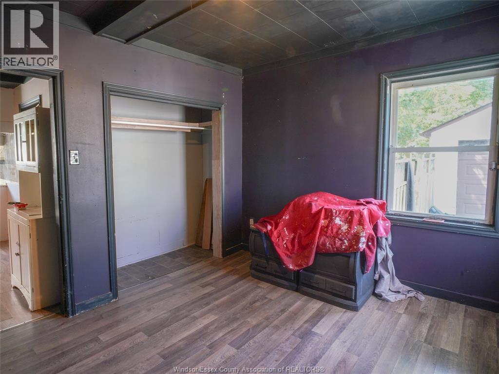 16 MCNAUGHTON AVENUE - 13
