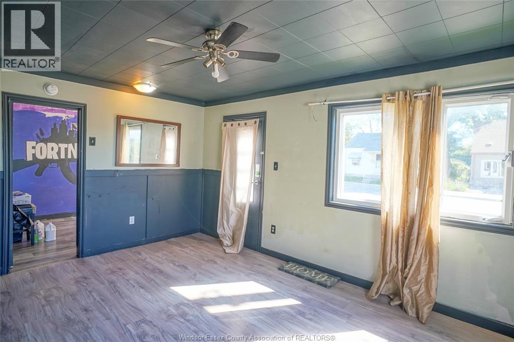 16 MCNAUGHTON AVENUE - 4