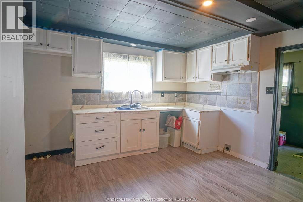 16 MCNAUGHTON AVENUE - 6