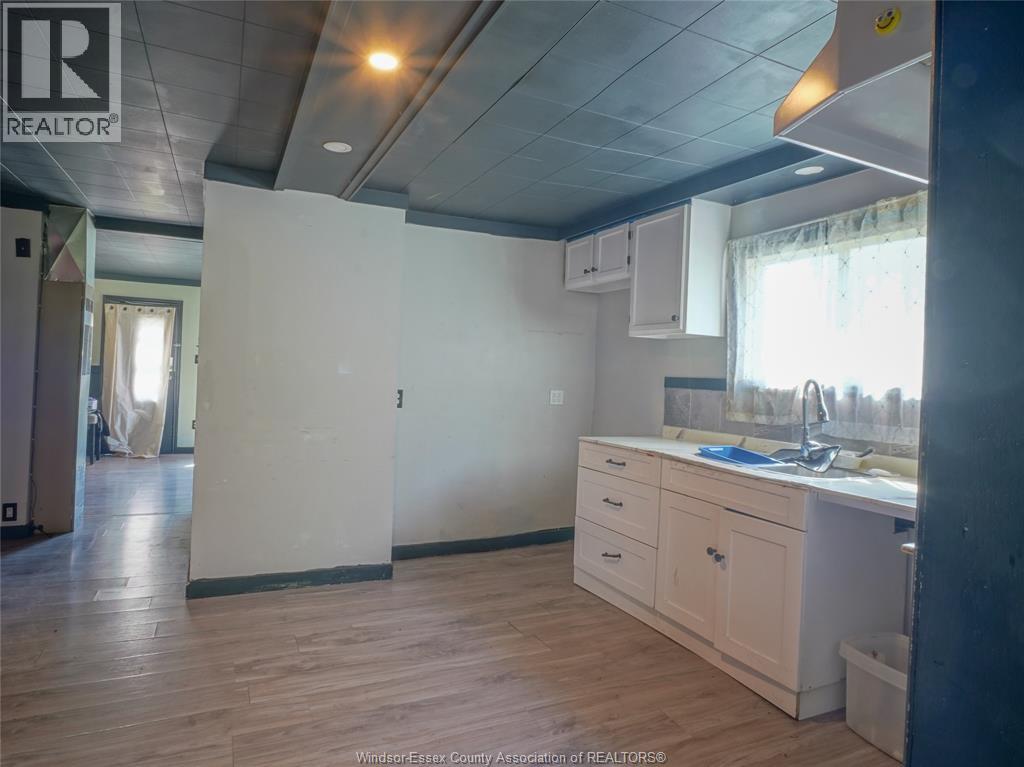 16 MCNAUGHTON AVENUE - 7