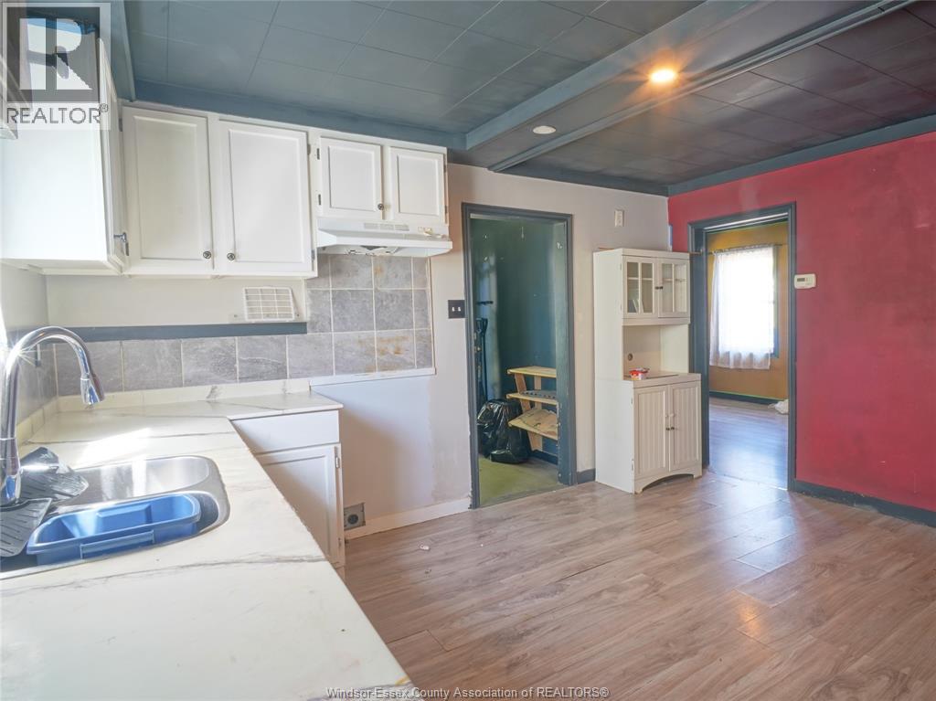16 MCNAUGHTON AVENUE - 8