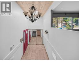 21066 Glenwood Avenue, Maple Ridge, BC V2X8K5 Photo 6
