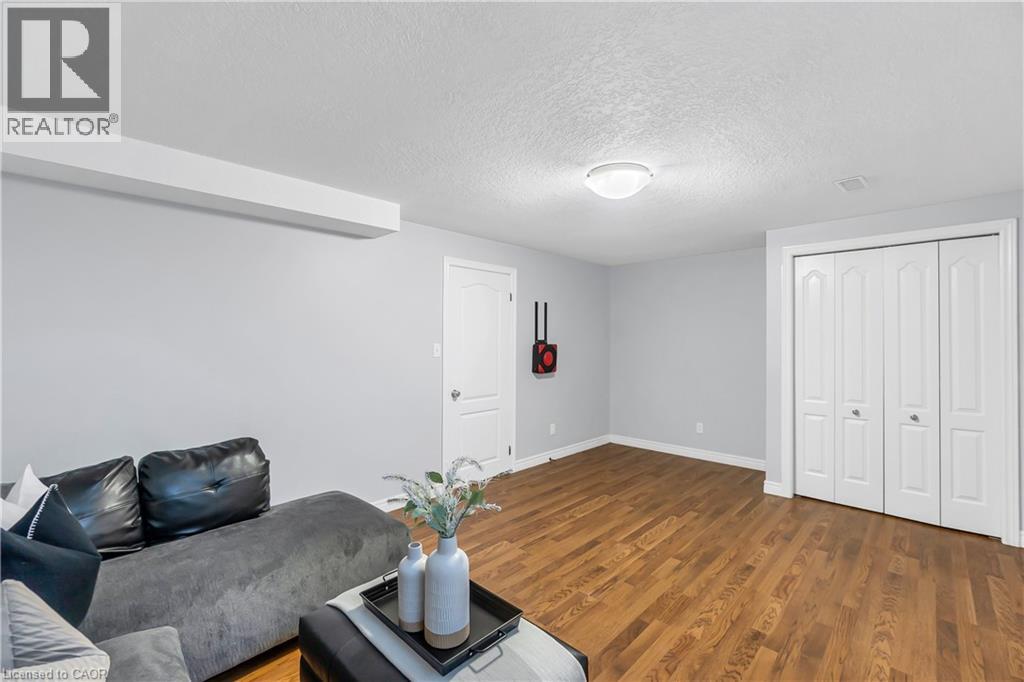 48 CLOUGH Crescent - 29