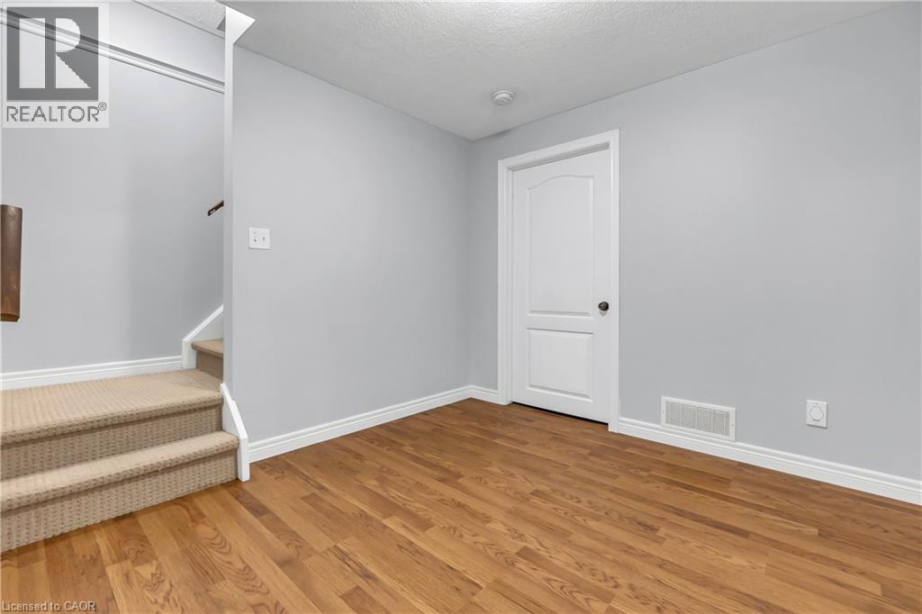 48 CLOUGH Crescent - 31
