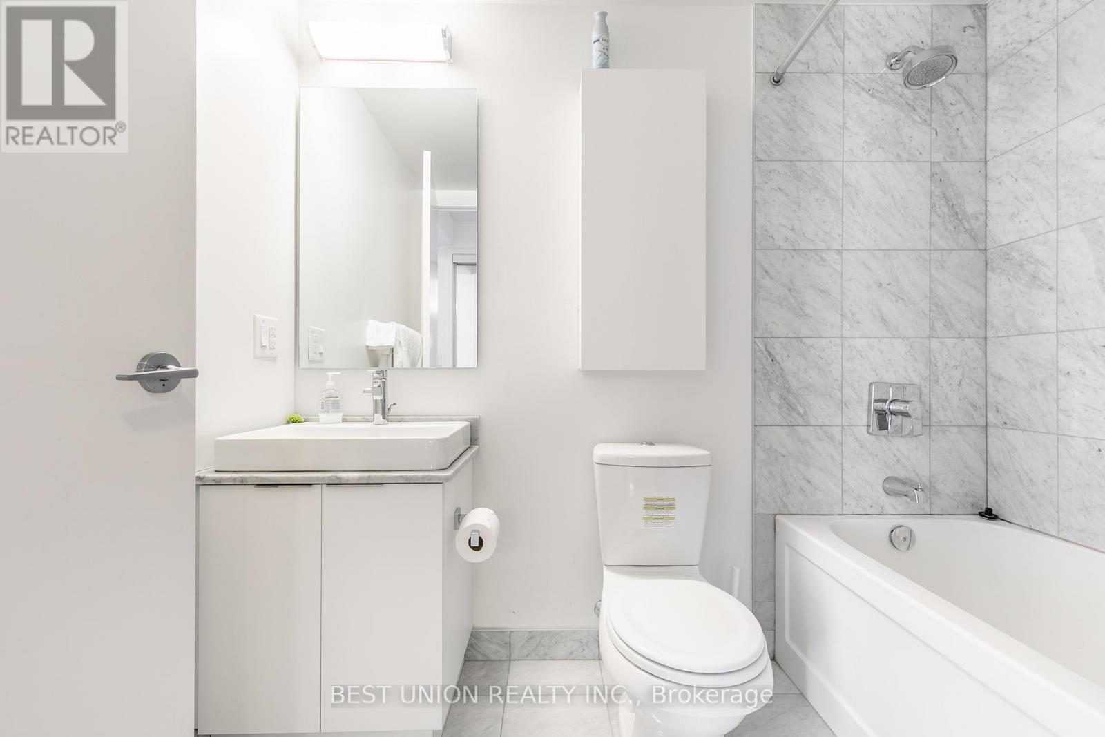 #5706 14 YORK STREET - 11