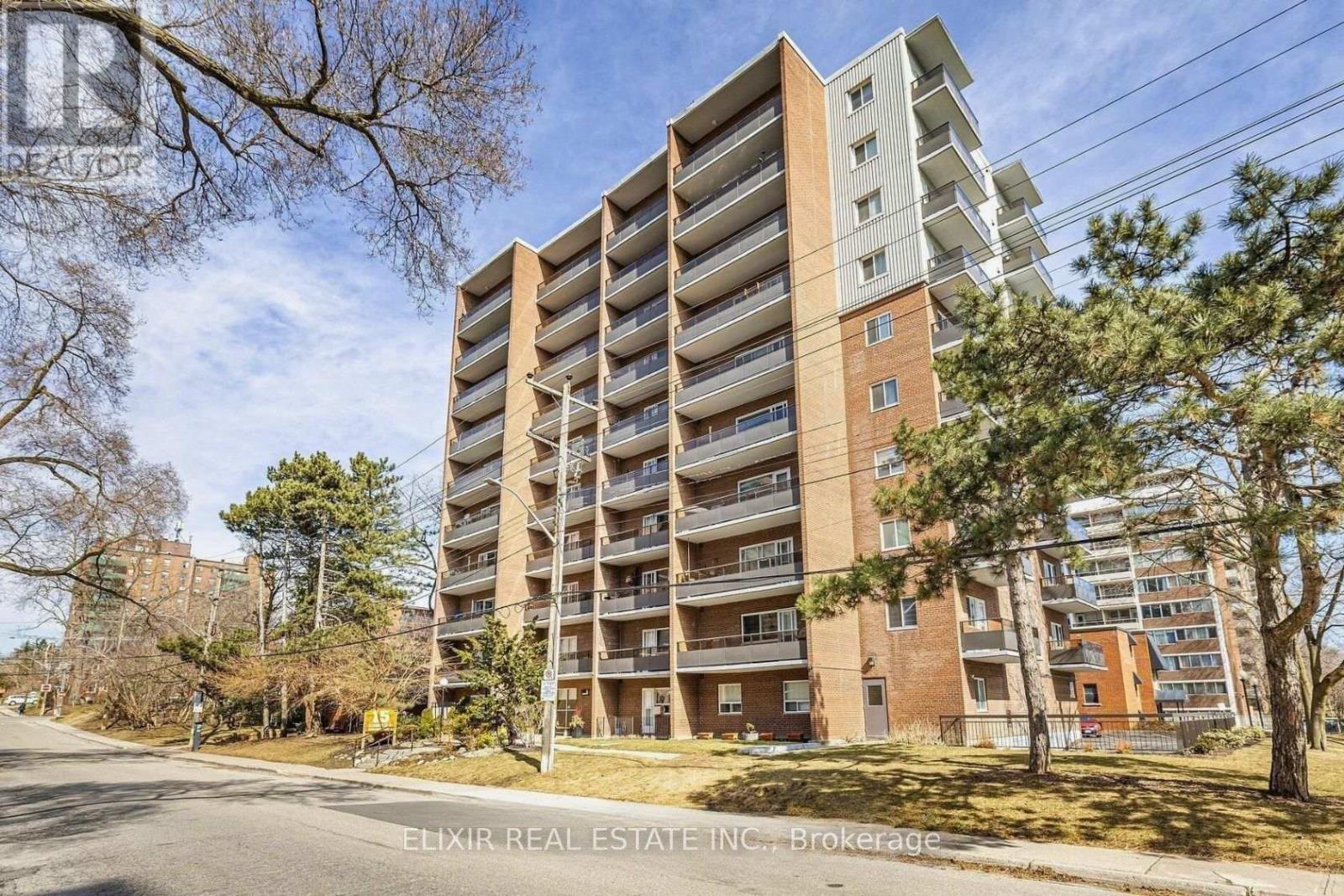 #605 15 ELIZABETH STREET N - 21