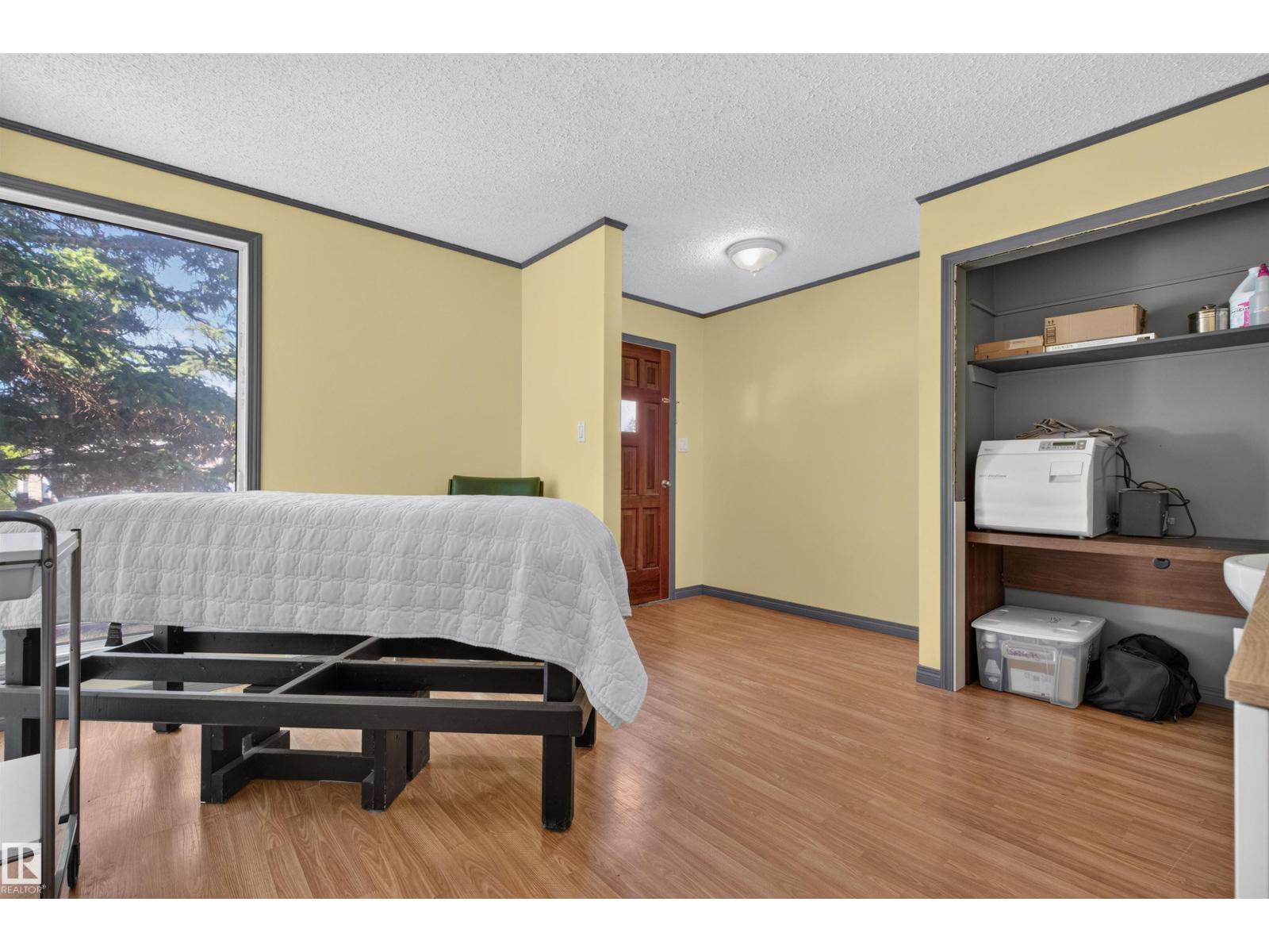 5017 45 ST - 14