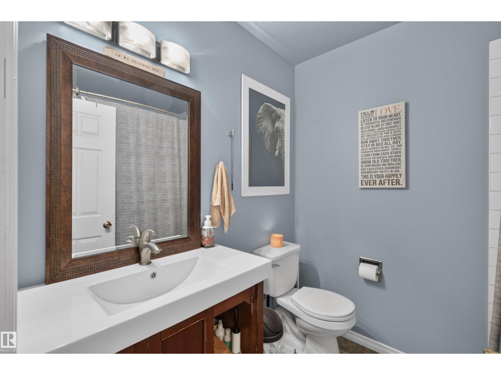 5017 45 ST - 16