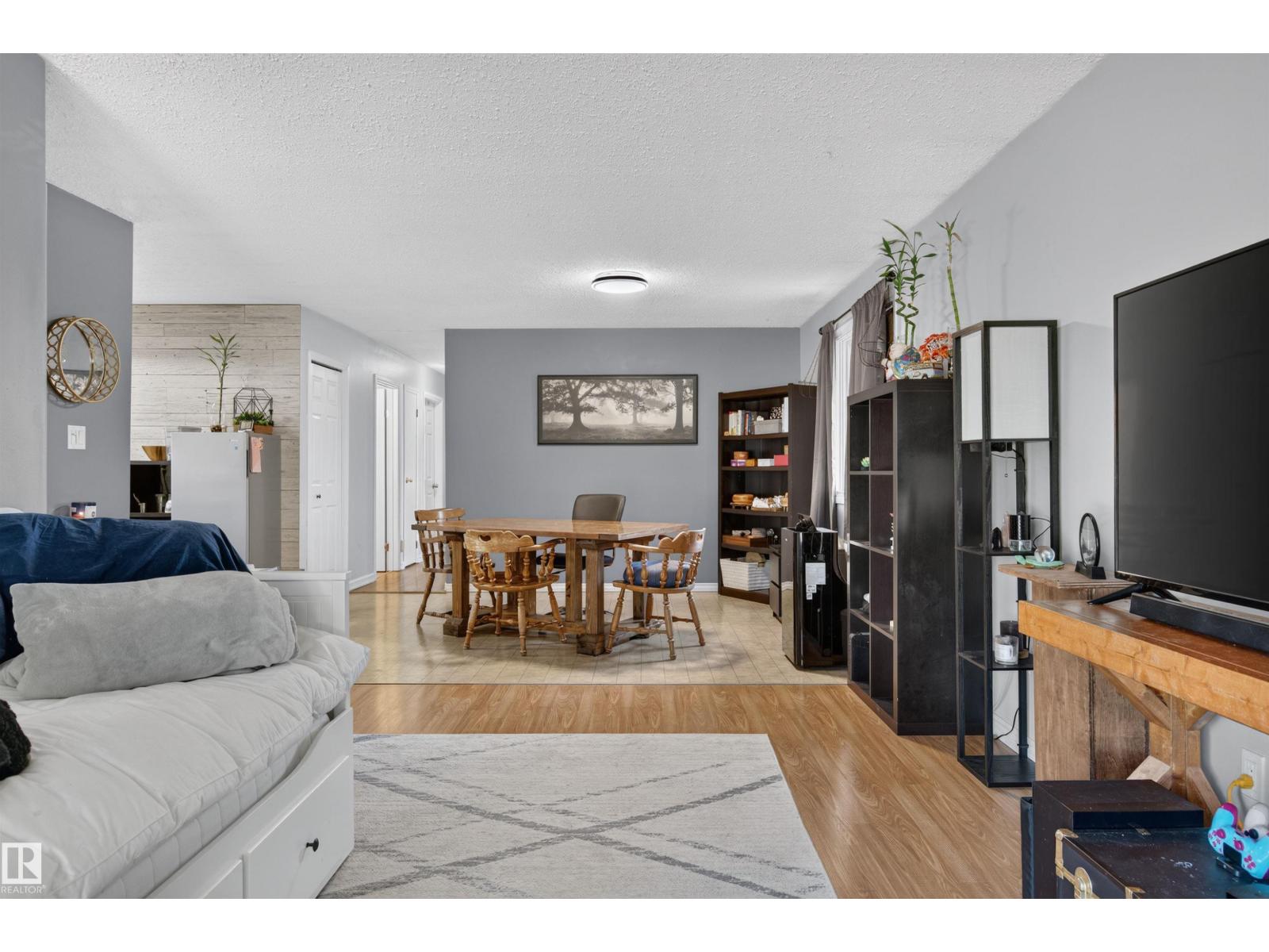 5017 45 ST - photo 2