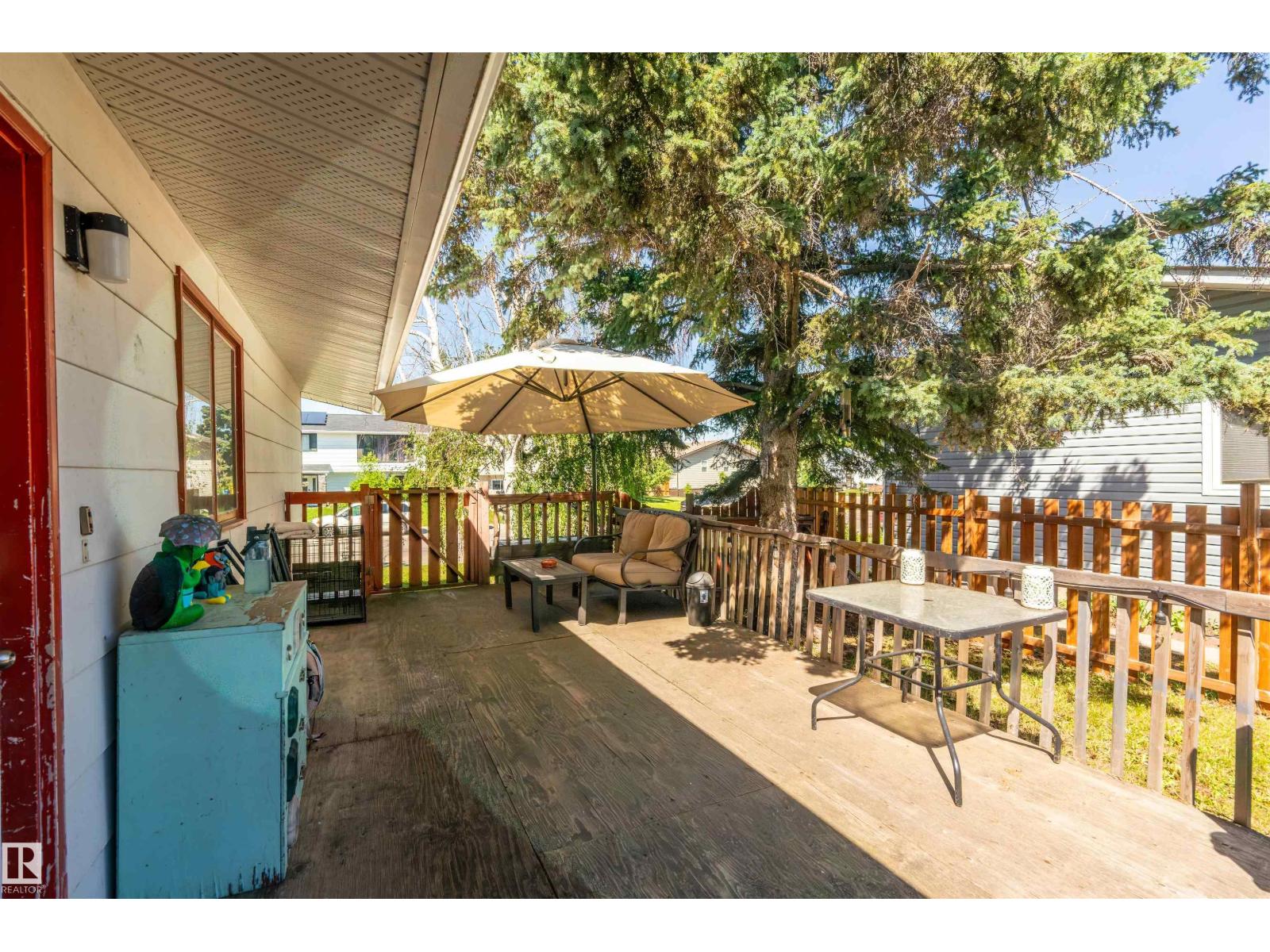 5017 45 ST - 28
