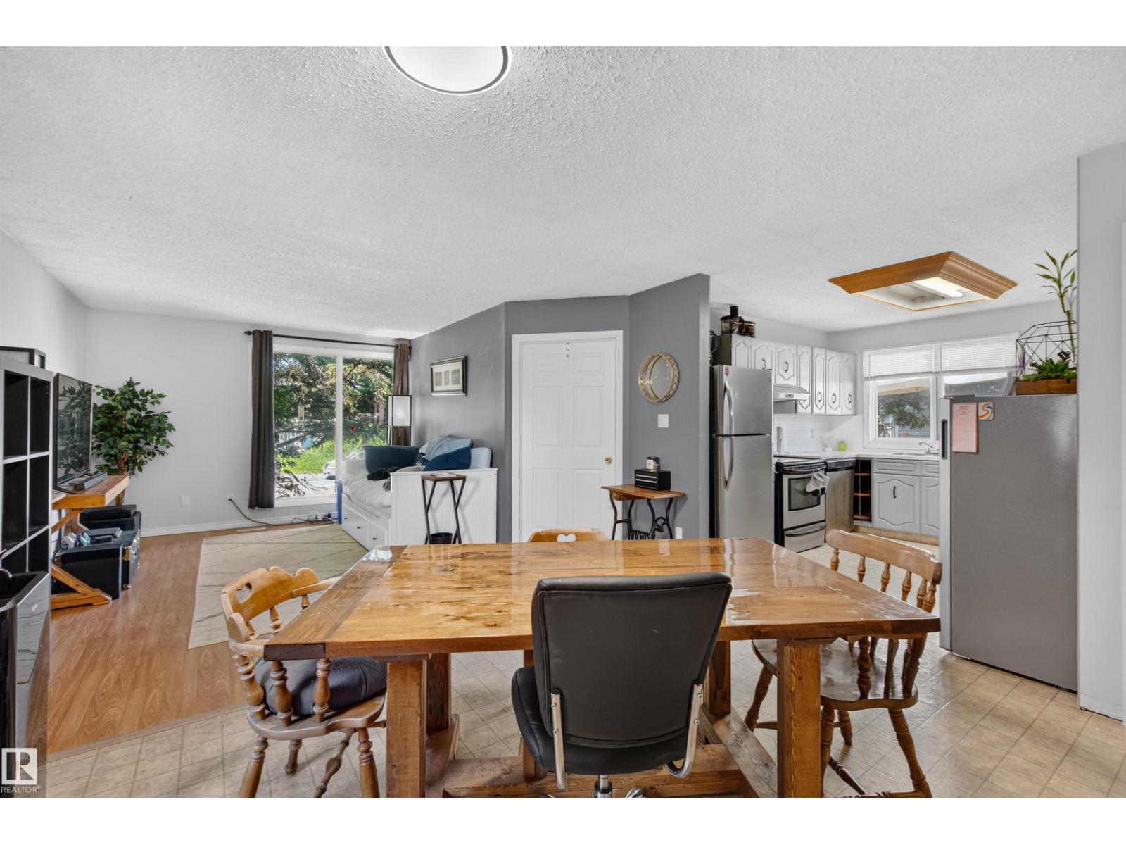 5017 45 ST - photo 5