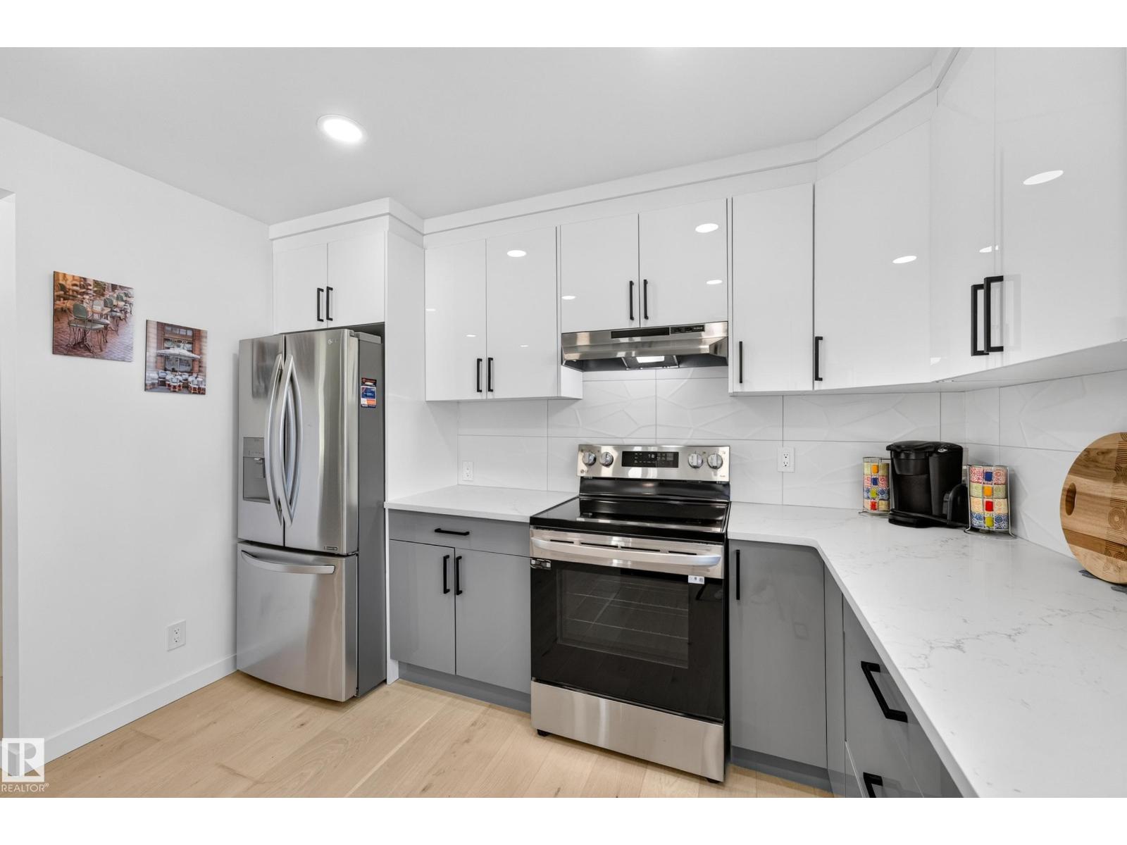 6011 93A AV NW - 16