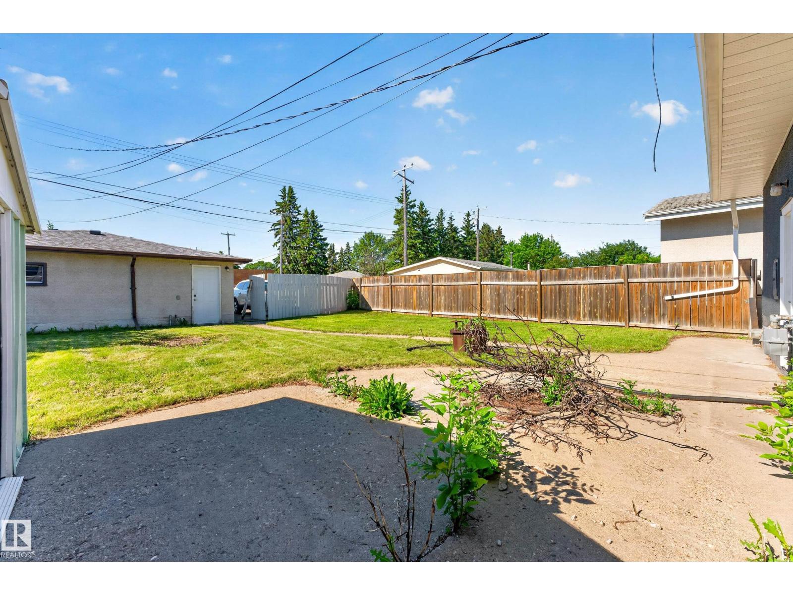 6011 93A AV NW - 42