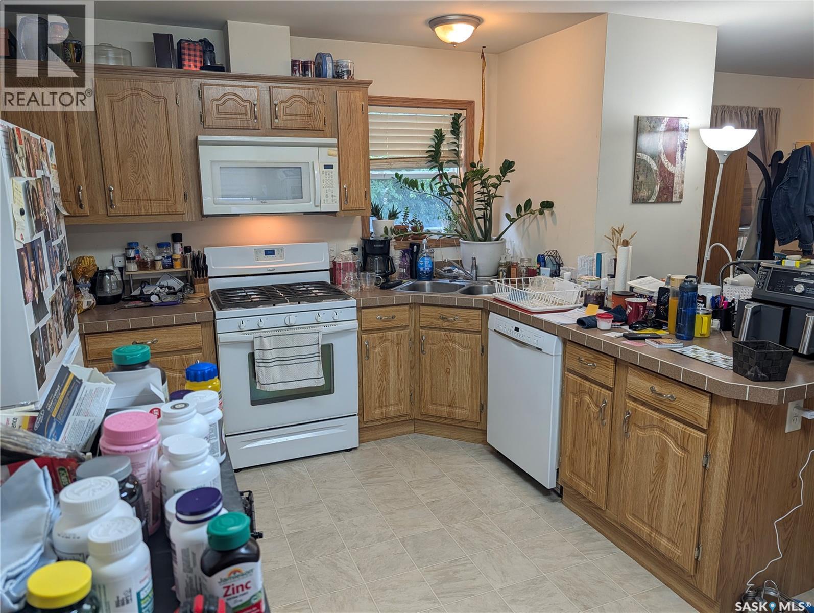 B24 1295 9th AVENUE NE - 14