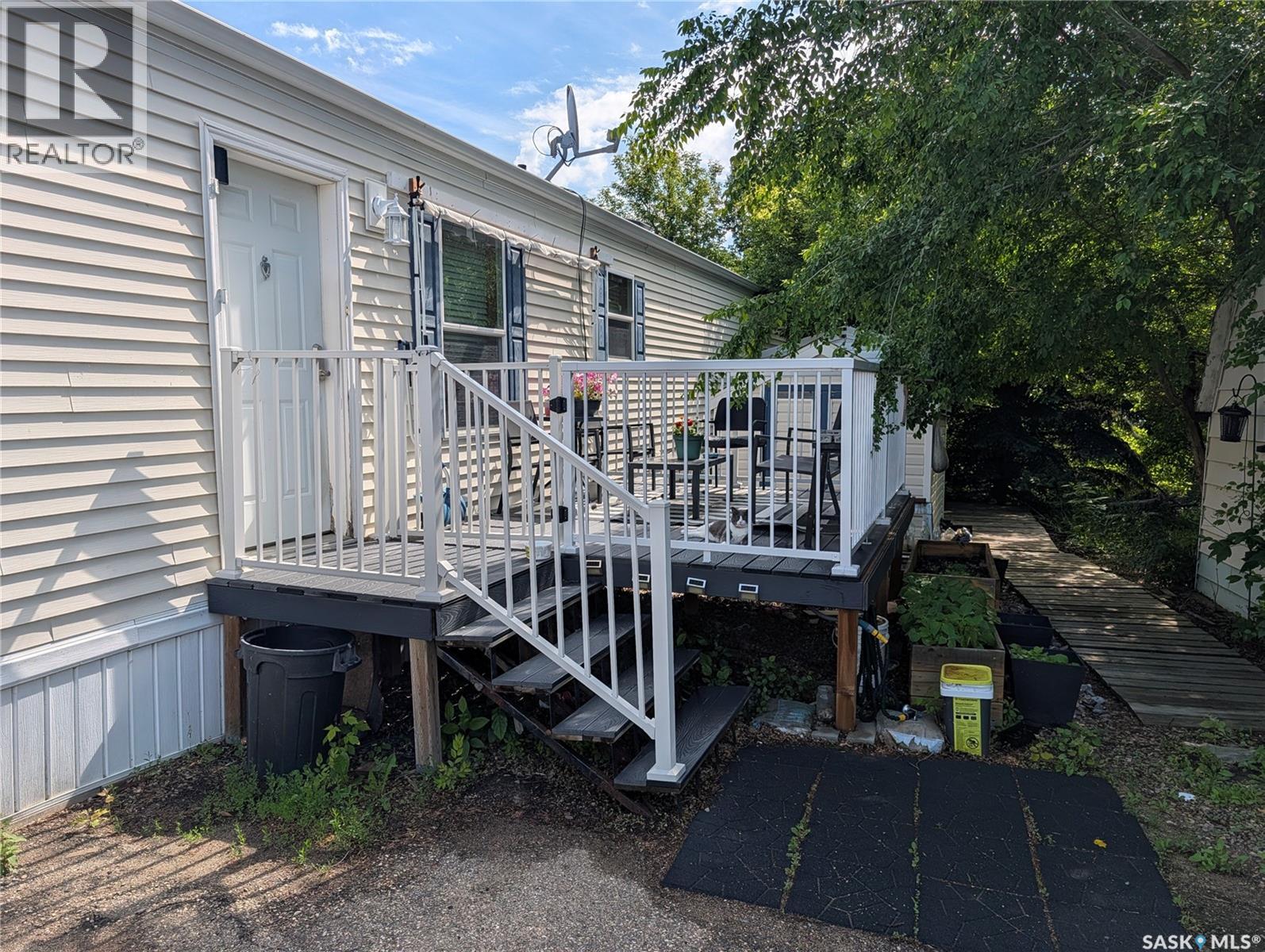 B24 1295 9th AVENUE NE - 2