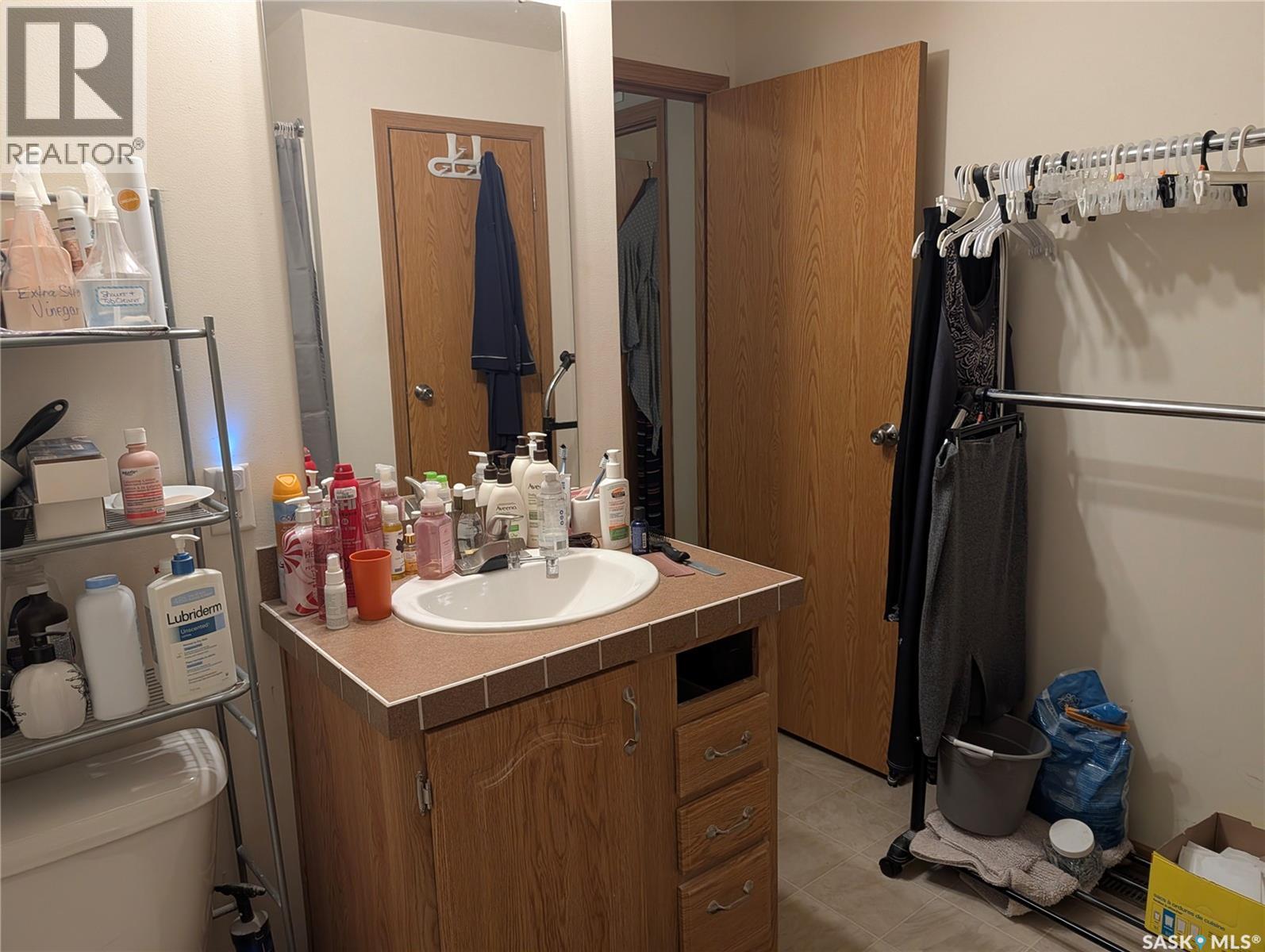 B24 1295 9th AVENUE NE - 21