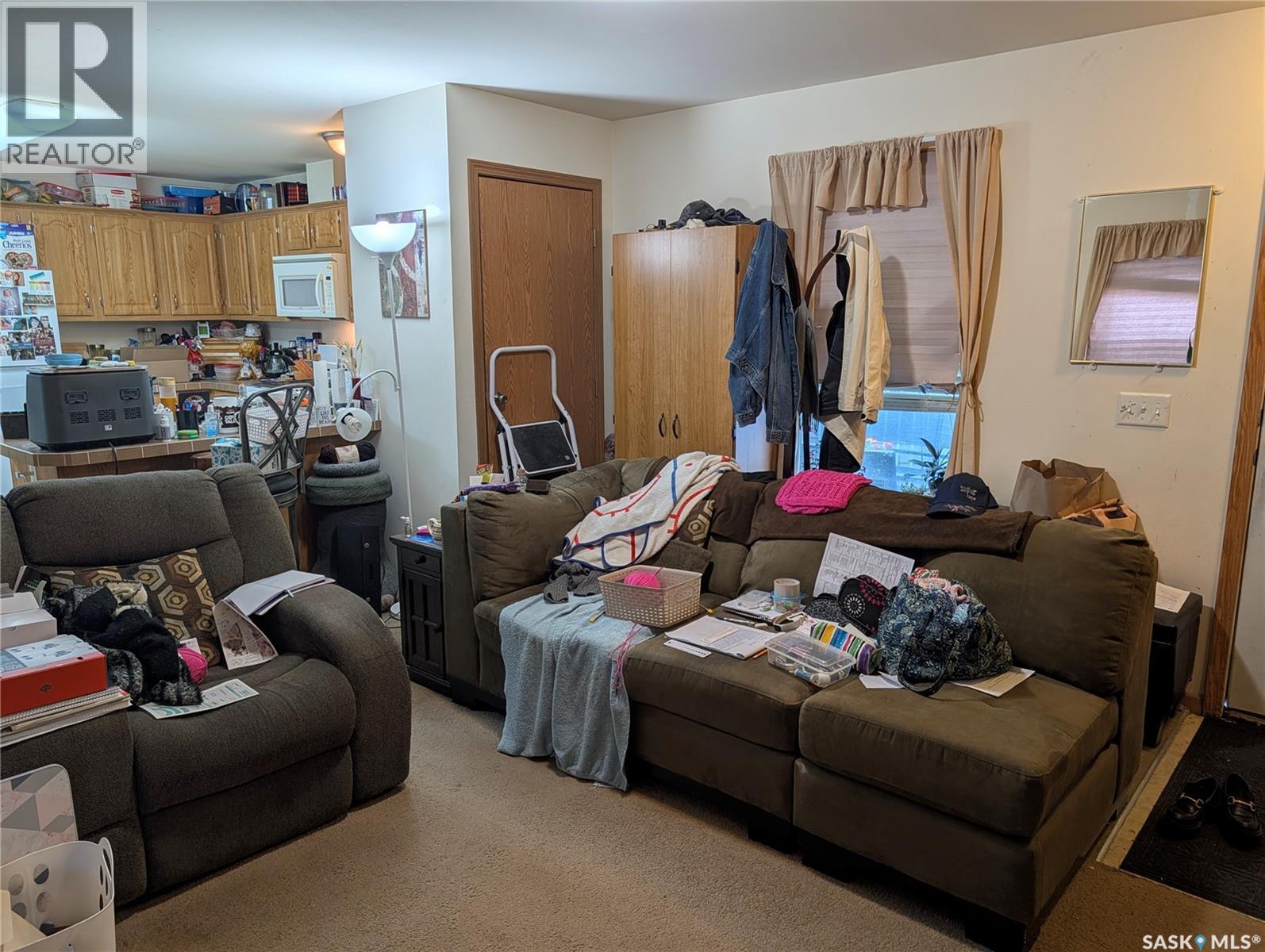 B24 1295 9th AVENUE NE - 9
