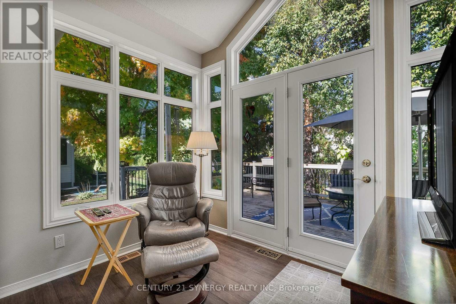 #16 32 INNESBROOK COURT - 17